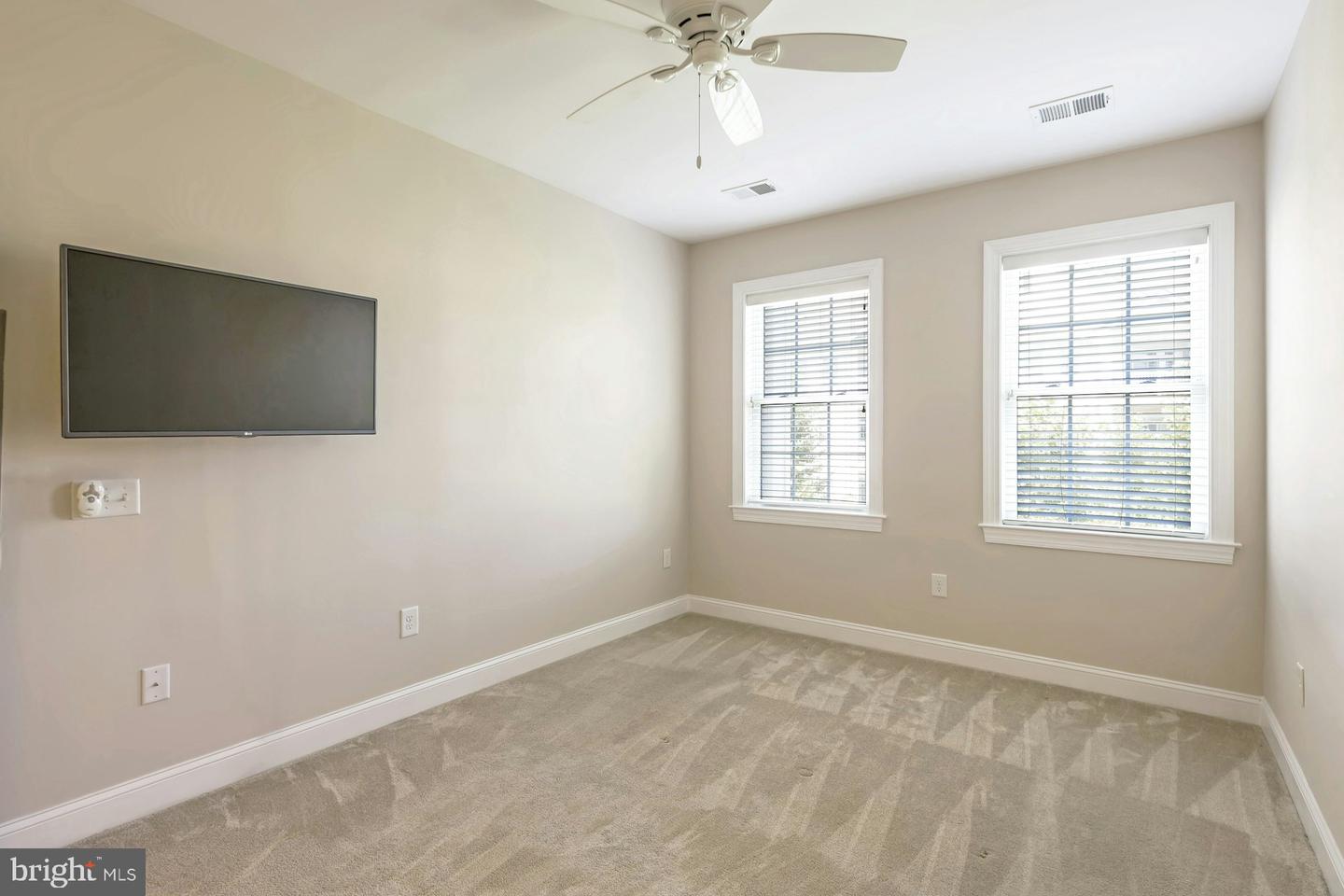 15201 ROYAL CREST DR #303, HAYMARKET, Virginia 20169, 2 Bedrooms Bedrooms, ,2 BathroomsBathrooms,Residential,For sale,15201 ROYAL CREST DR #303,VAPW2099620 MLS # VAPW2099620