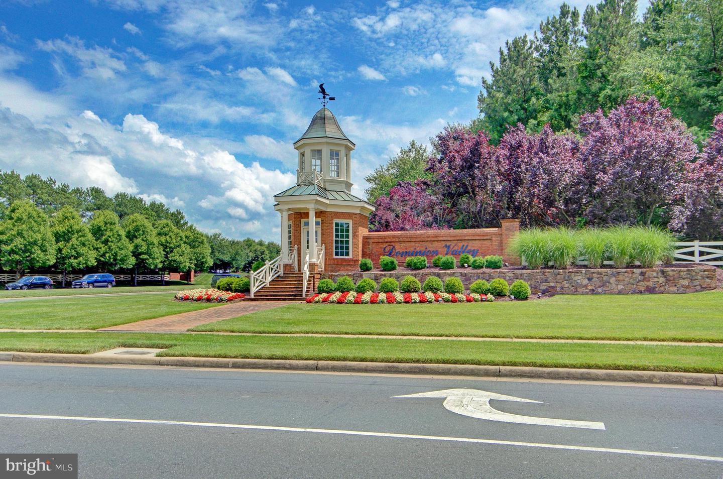 15201 ROYAL CREST DR #303, HAYMARKET, Virginia 20169, 2 Bedrooms Bedrooms, ,2 BathroomsBathrooms,Residential,For sale,15201 ROYAL CREST DR #303,VAPW2099620 MLS # VAPW2099620