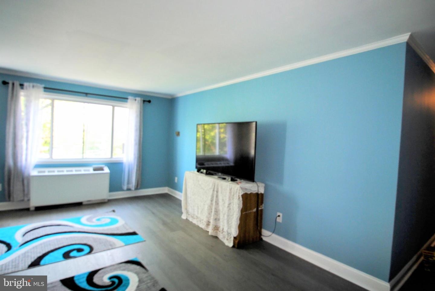 3601 5TH ST S #410, ARLINGTON, Virginia 22204, 2 Bedrooms Bedrooms, ,1 BathroomBathrooms,Residential,For sale,3601 5TH ST S #410,VAAR2061354 MLS # VAAR2061354