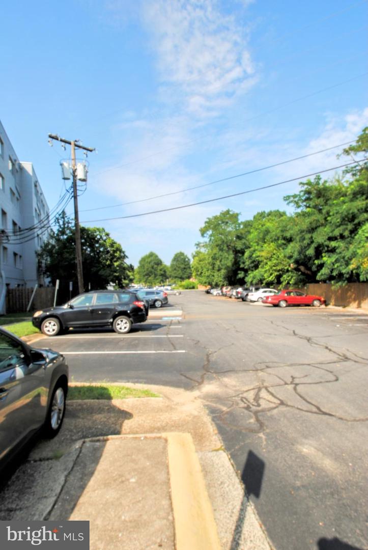 3601 5TH ST S #410, ARLINGTON, Virginia 22204, 2 Bedrooms Bedrooms, ,1 BathroomBathrooms,Residential,For sale,3601 5TH ST S #410,VAAR2061354 MLS # VAAR2061354