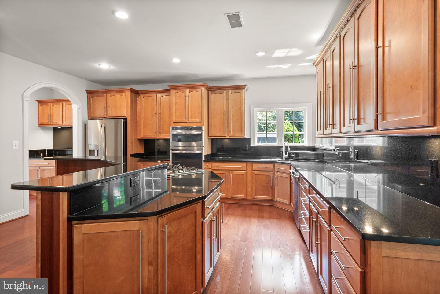 7311 WOODLEY PL, FALLS CHURCH, Virginia 22046, 4 Bedrooms Bedrooms, ,3 BathroomsBathrooms,Residential,For sale,7311 WOODLEY PL,VAFX2257420 MLS # VAFX2257420