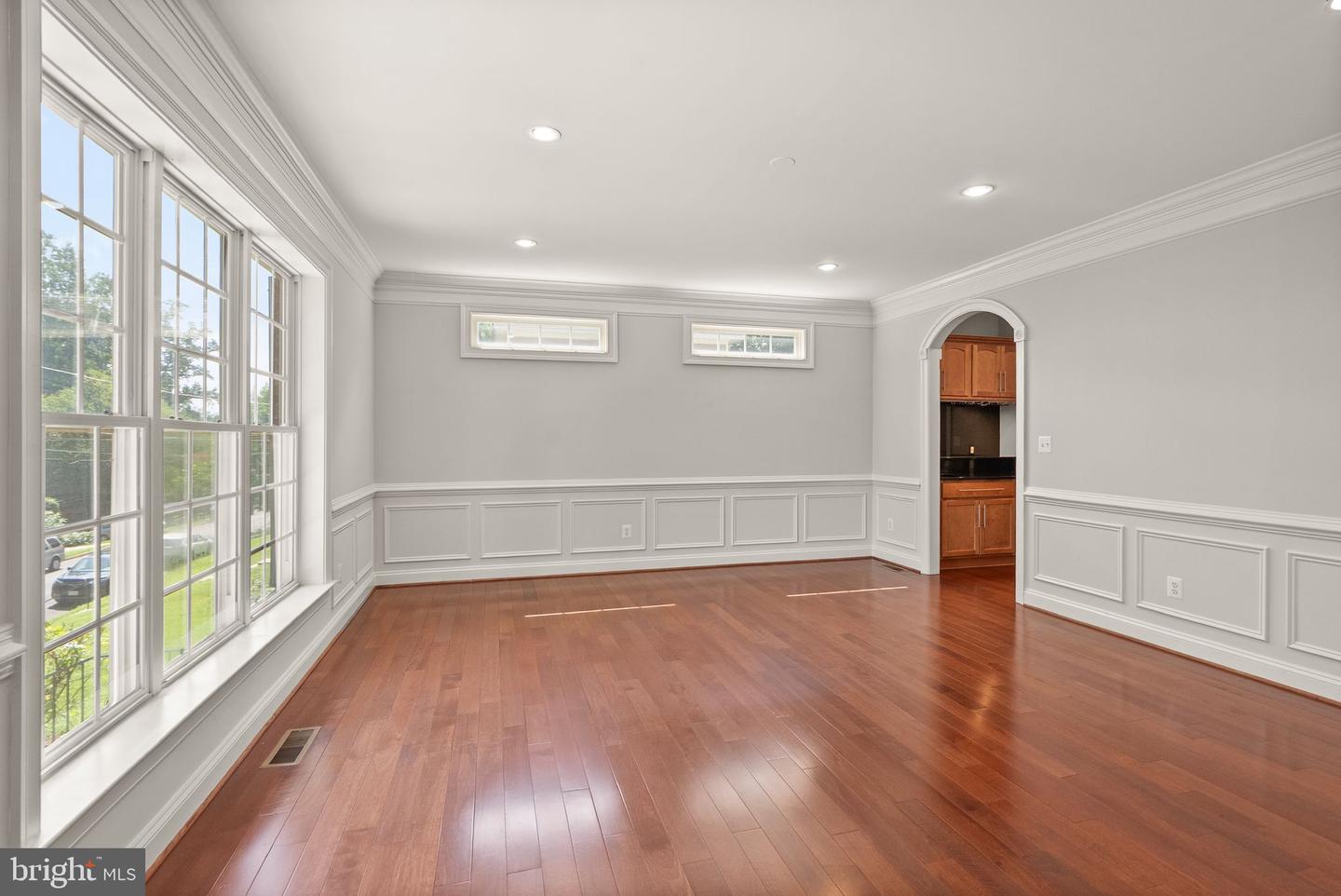7311 WOODLEY PL, FALLS CHURCH, Virginia 22046, 4 Bedrooms Bedrooms, ,3 BathroomsBathrooms,Residential,For sale,7311 WOODLEY PL,VAFX2257420 MLS # VAFX2257420