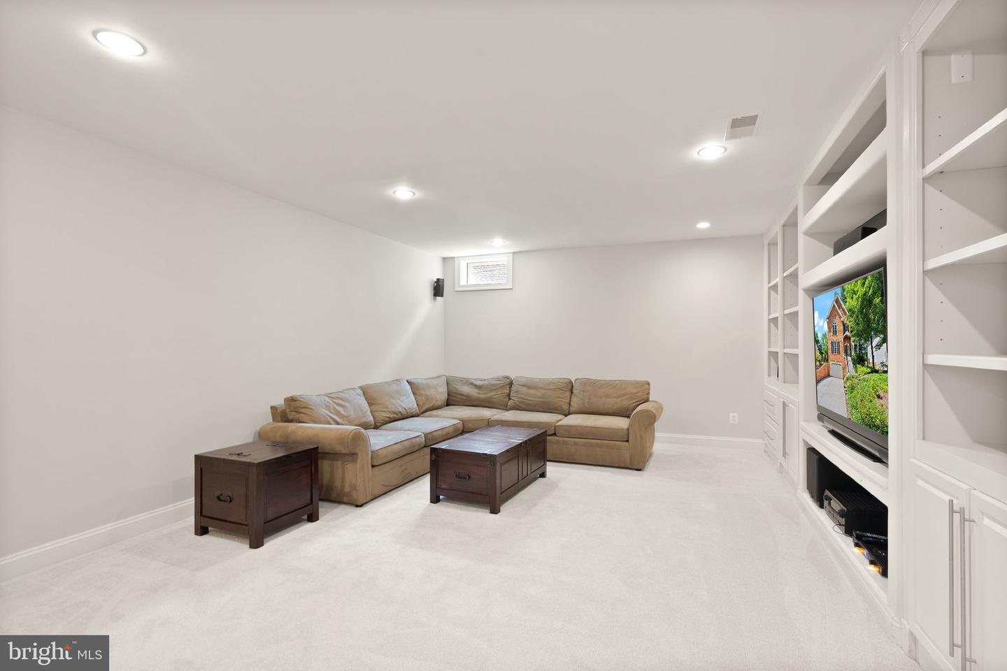 7311 WOODLEY PL, FALLS CHURCH, Virginia 22046, 4 Bedrooms Bedrooms, ,3 BathroomsBathrooms,Residential,For sale,7311 WOODLEY PL,VAFX2257420 MLS # VAFX2257420