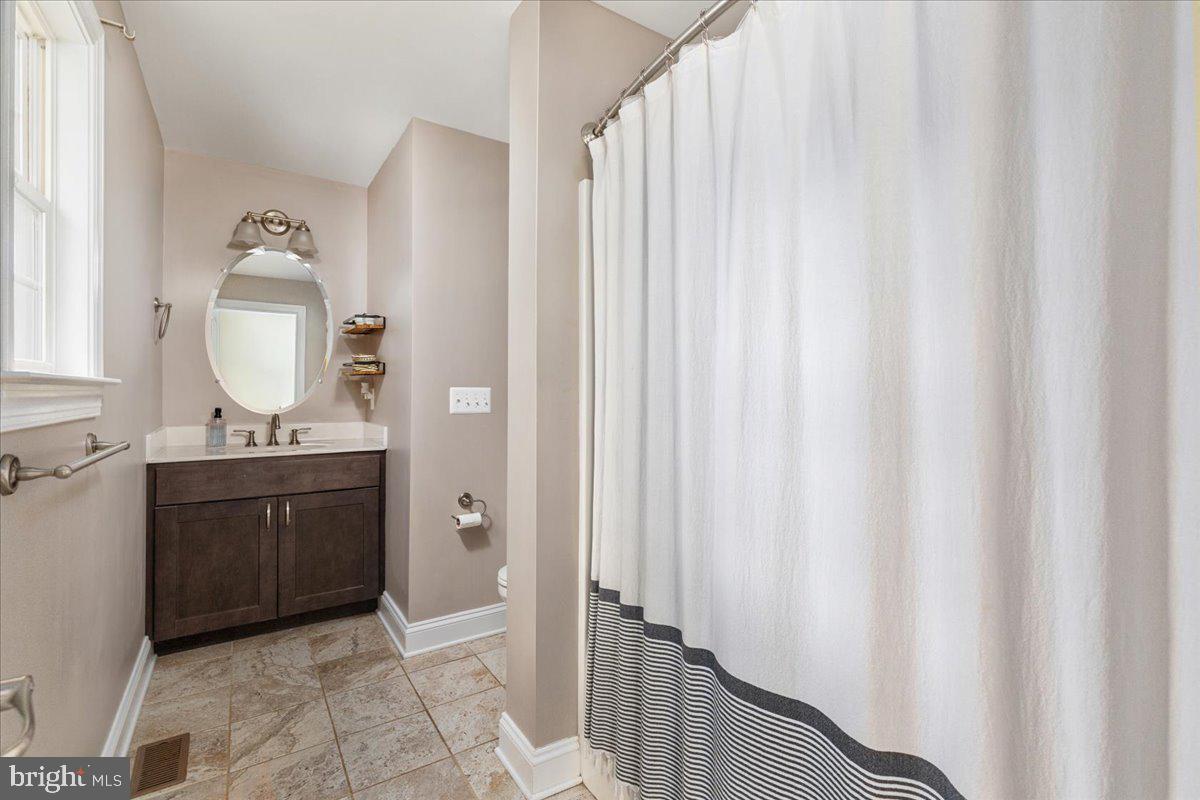 387 ROCKY MOUNT RD, LINDEN, Virginia 22642, 3 Bedrooms Bedrooms, ,2 BathroomsBathrooms,Residential,For sale,387 ROCKY MOUNT RD,VAWR2011786 MLS # VAWR2011786