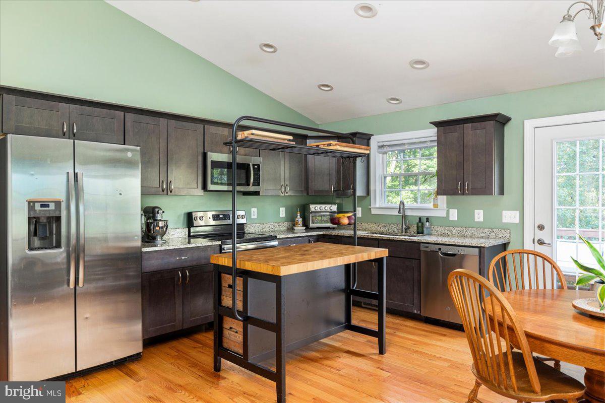 387 ROCKY MOUNT RD, LINDEN, Virginia 22642, 3 Bedrooms Bedrooms, ,2 BathroomsBathrooms,Residential,For sale,387 ROCKY MOUNT RD,VAWR2011786 MLS # VAWR2011786