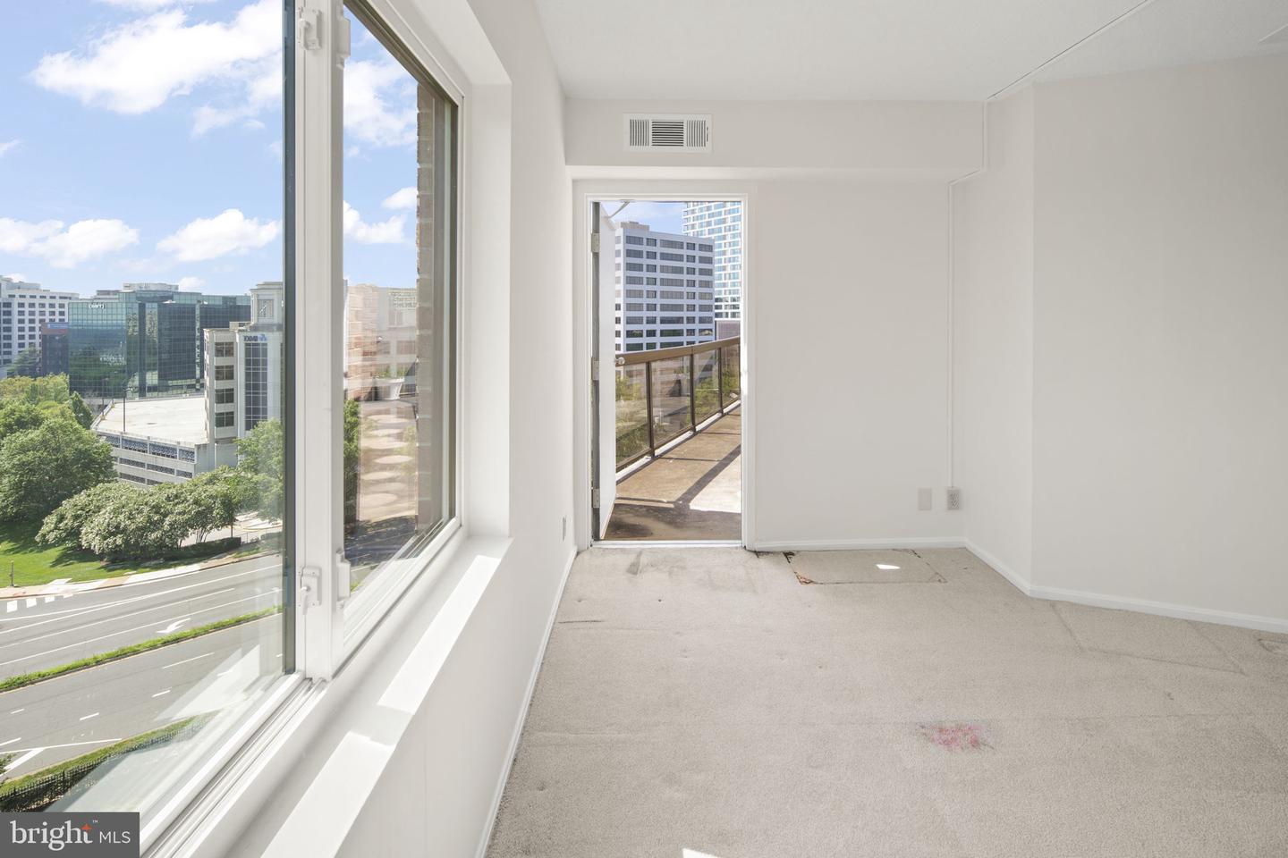 8340 GREENSBORO DR #1014, MCLEAN, Virginia 22102, 2 Bedrooms Bedrooms, ,2 BathroomsBathrooms,Residential,For sale,8340 GREENSBORO DR #1014,VAFX2257030 MLS # VAFX2257030