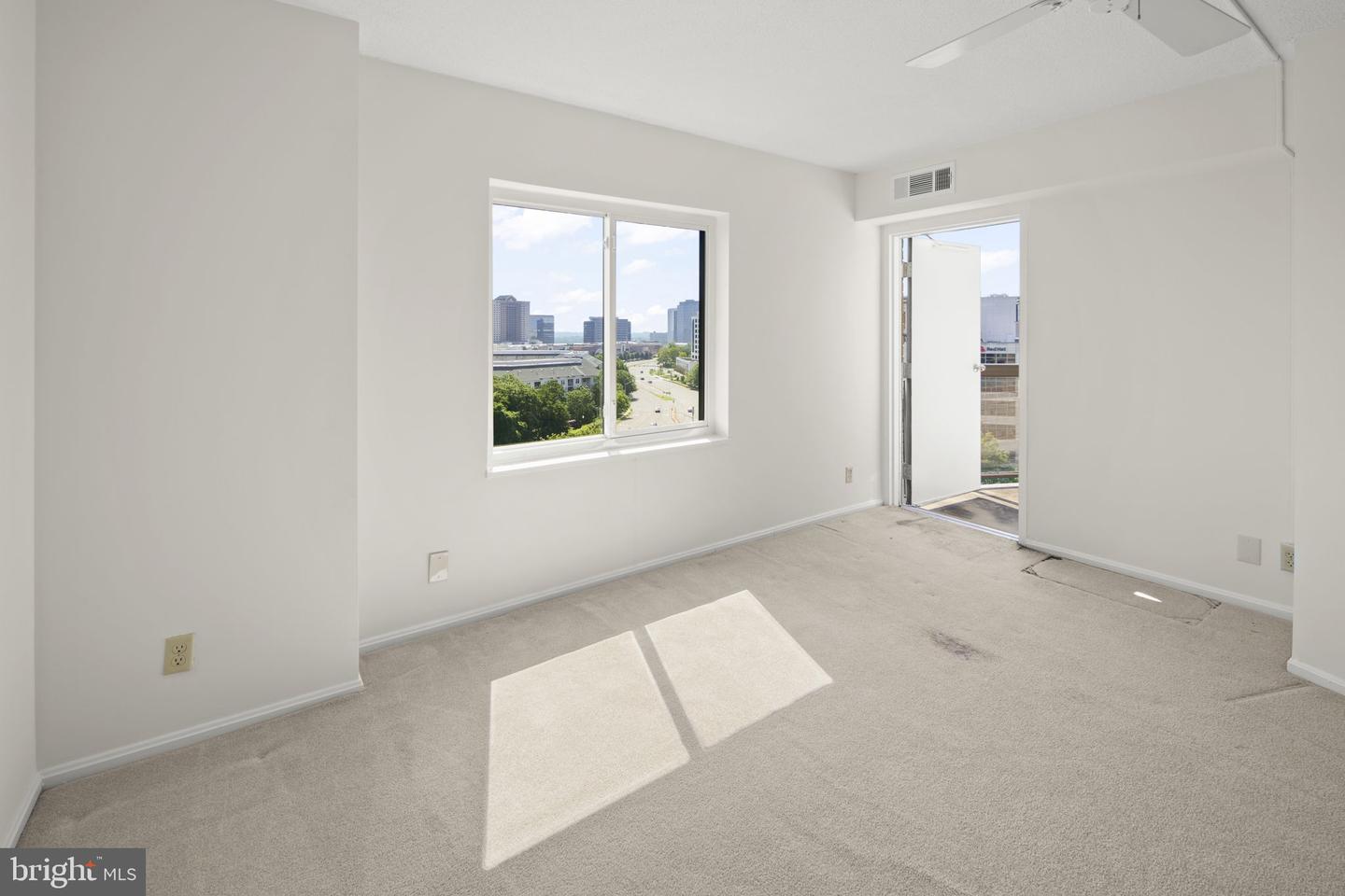 8340 GREENSBORO DR #1014, MCLEAN, Virginia 22102, 2 Bedrooms Bedrooms, ,2 BathroomsBathrooms,Residential,For sale,8340 GREENSBORO DR #1014,VAFX2257030 MLS # VAFX2257030