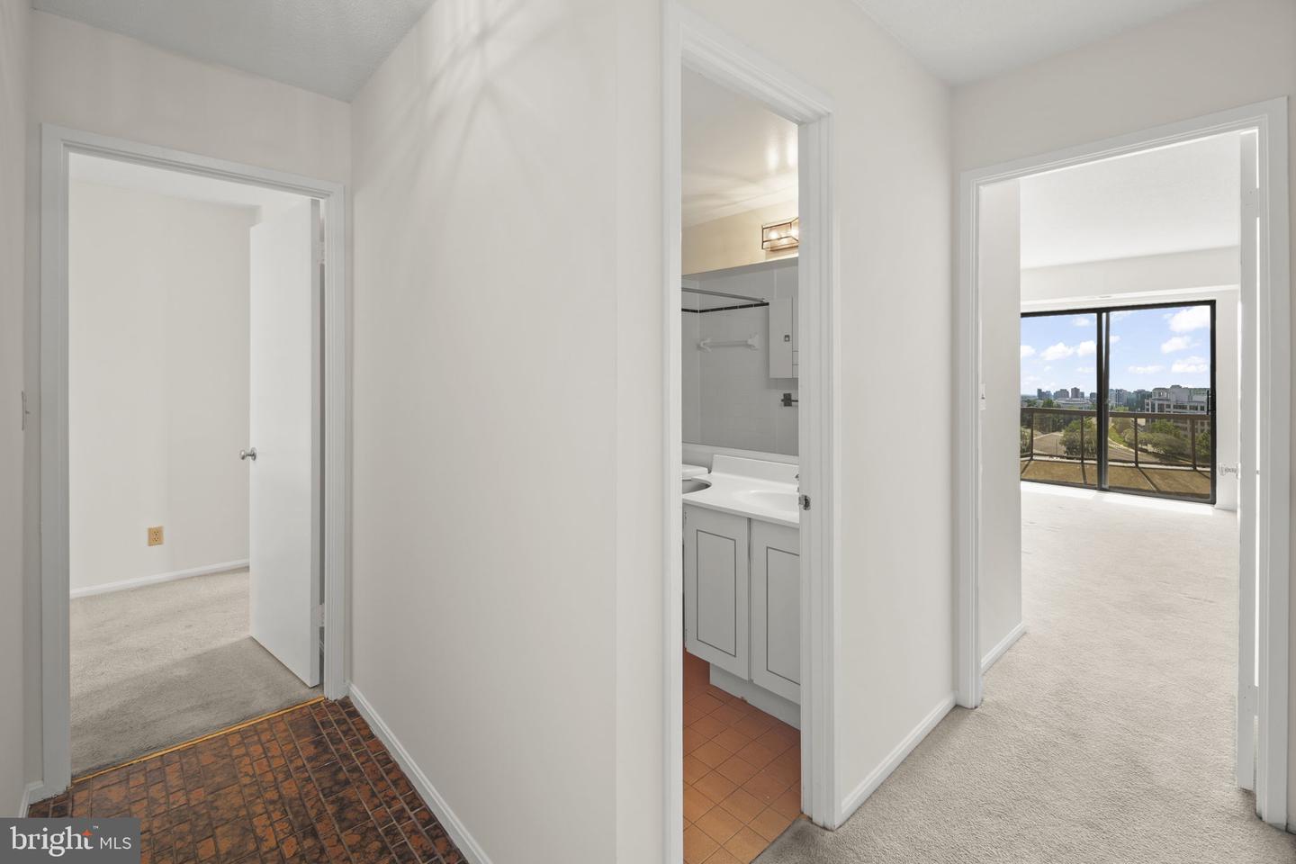 8340 GREENSBORO DR #1014, MCLEAN, Virginia 22102, 2 Bedrooms Bedrooms, ,2 BathroomsBathrooms,Residential,For sale,8340 GREENSBORO DR #1014,VAFX2257030 MLS # VAFX2257030