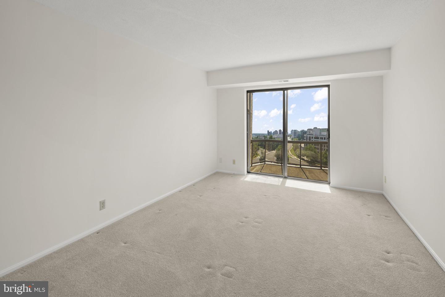 8340 GREENSBORO DR #1014, MCLEAN, Virginia 22102, 2 Bedrooms Bedrooms, ,2 BathroomsBathrooms,Residential,For sale,8340 GREENSBORO DR #1014,VAFX2257030 MLS # VAFX2257030