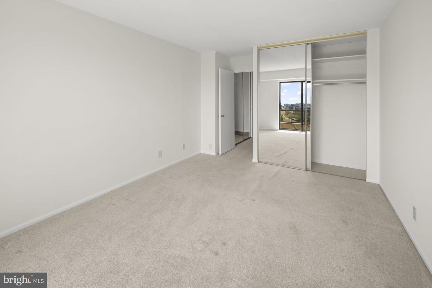 8340 GREENSBORO DR #1014, MCLEAN, Virginia 22102, 2 Bedrooms Bedrooms, ,2 BathroomsBathrooms,Residential,For sale,8340 GREENSBORO DR #1014,VAFX2257030 MLS # VAFX2257030