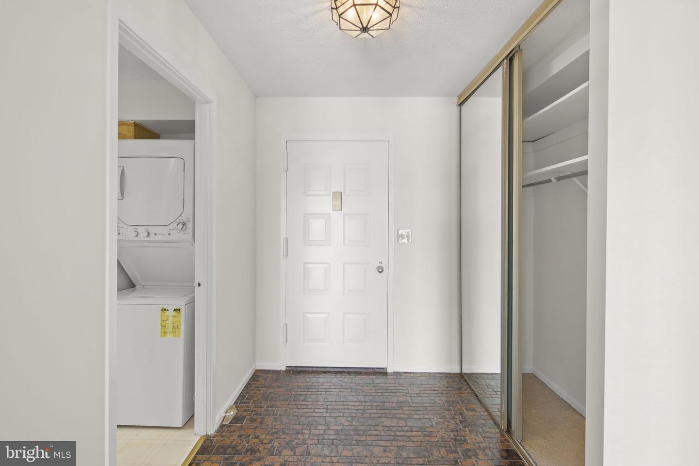 8340 GREENSBORO DR #1014, MCLEAN, Virginia 22102, 2 Bedrooms Bedrooms, ,2 BathroomsBathrooms,Residential,For sale,8340 GREENSBORO DR #1014,VAFX2257030 MLS # VAFX2257030