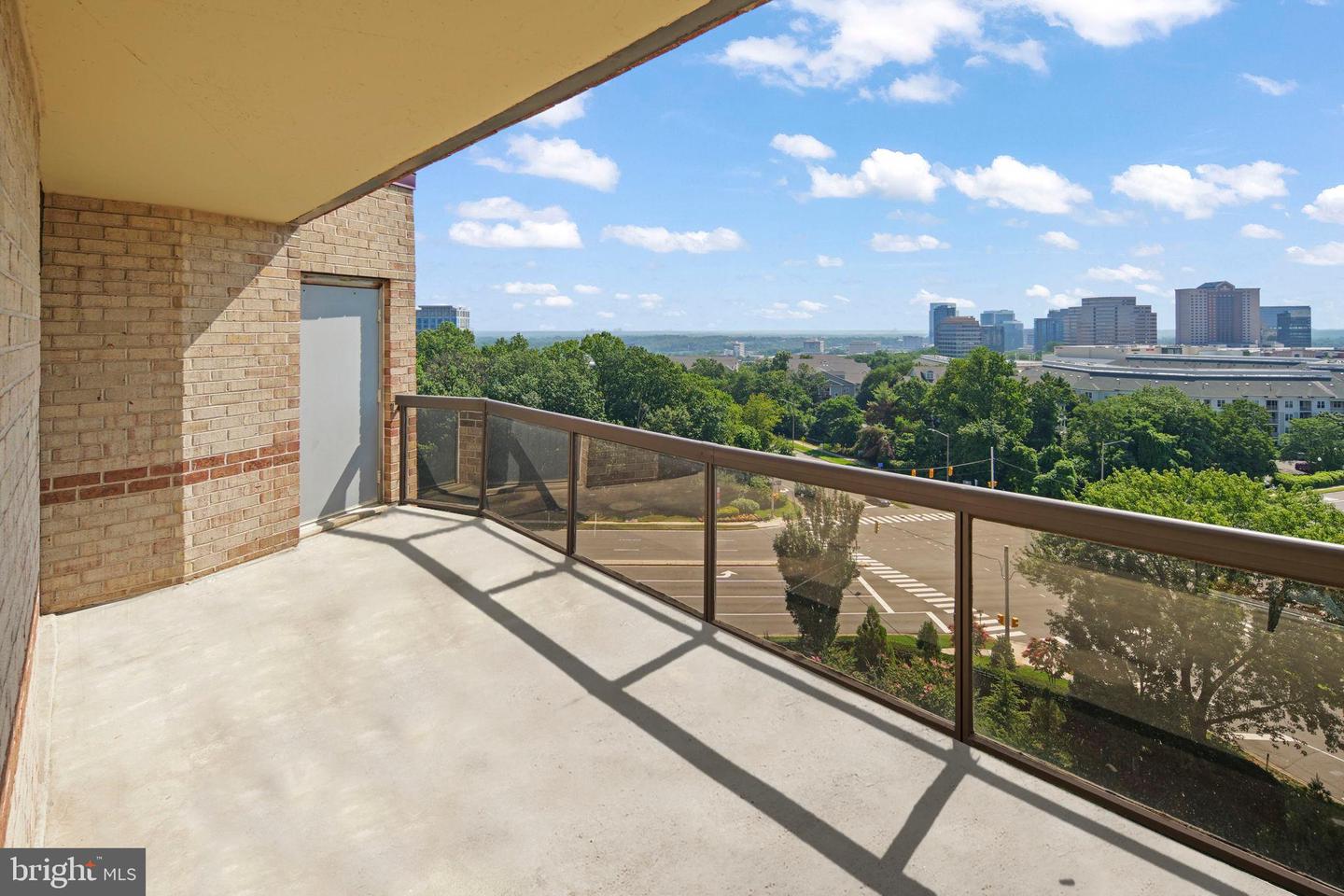 8340 GREENSBORO DR #1014, MCLEAN, Virginia 22102, 2 Bedrooms Bedrooms, ,2 BathroomsBathrooms,Residential,For sale,8340 GREENSBORO DR #1014,VAFX2257030 MLS # VAFX2257030
