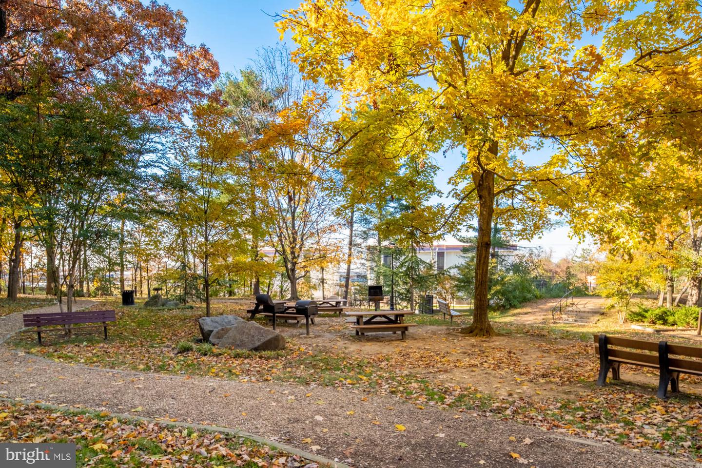 8340 GREENSBORO DR #1014, MCLEAN, Virginia 22102, 2 Bedrooms Bedrooms, ,2 BathroomsBathrooms,Residential,For sale,8340 GREENSBORO DR #1014,VAFX2257030 MLS # VAFX2257030