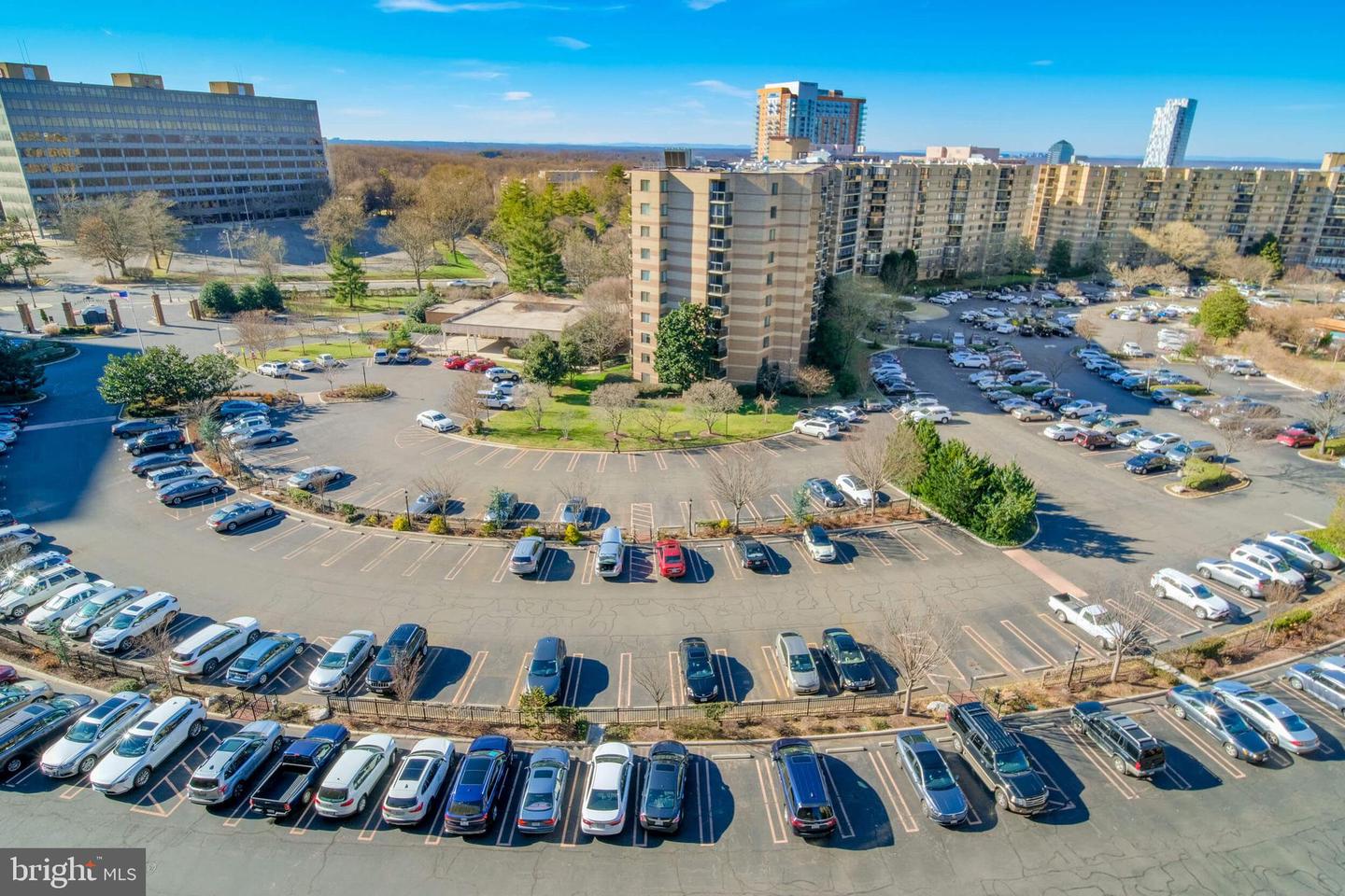 8340 GREENSBORO DR #1014, MCLEAN, Virginia 22102, 2 Bedrooms Bedrooms, ,2 BathroomsBathrooms,Residential,For sale,8340 GREENSBORO DR #1014,VAFX2257030 MLS # VAFX2257030