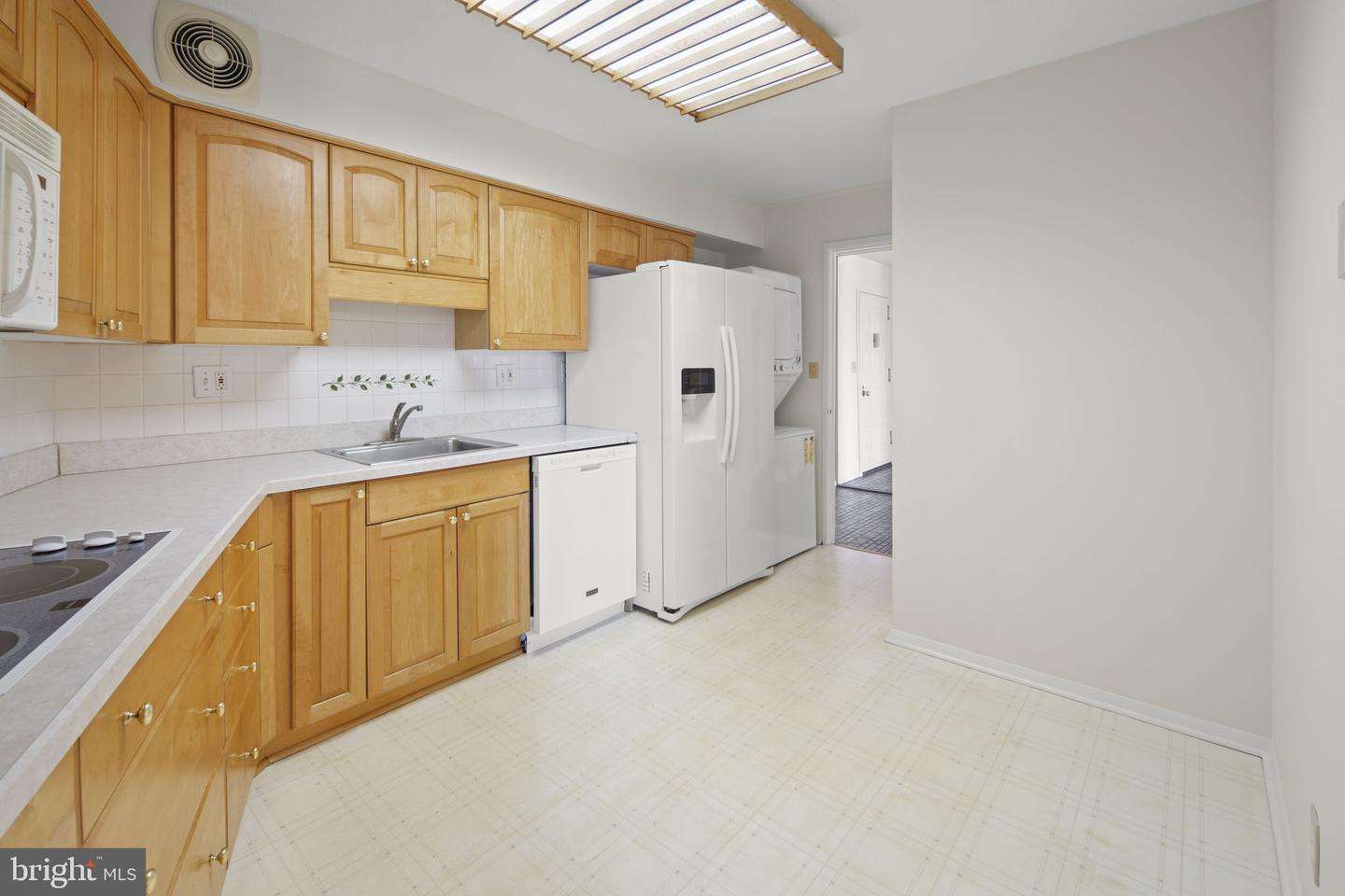 8340 GREENSBORO DR #1014, MCLEAN, Virginia 22102, 2 Bedrooms Bedrooms, ,2 BathroomsBathrooms,Residential,For sale,8340 GREENSBORO DR #1014,VAFX2257030 MLS # VAFX2257030