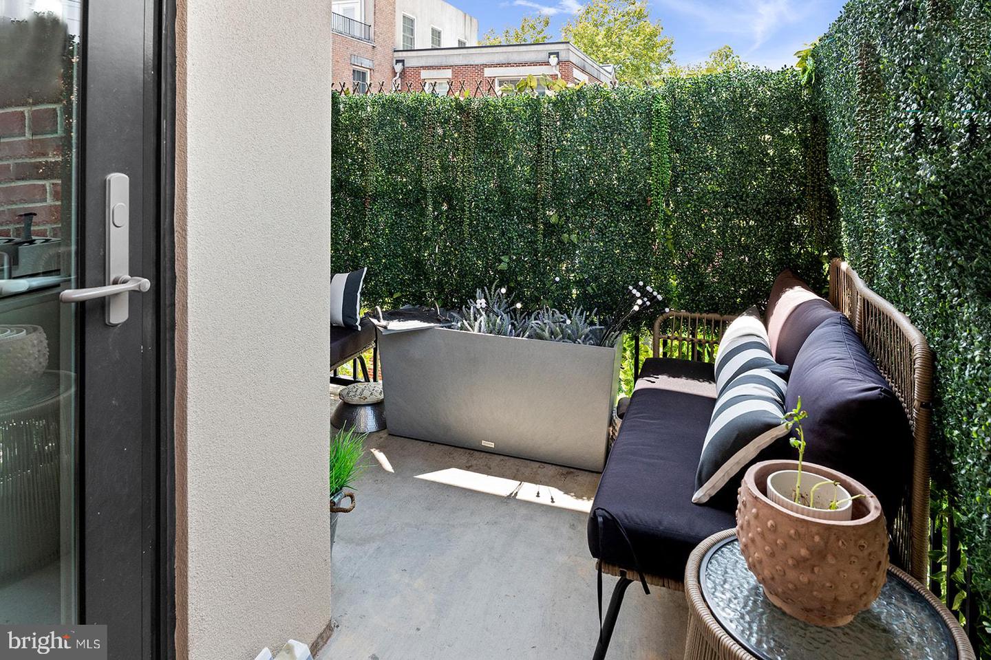 181 E REED AVE #207, ALEXANDRIA, Virginia 22305, 2 Bedrooms Bedrooms, ,2 BathroomsBathrooms,Residential,For sale,181 E REED AVE #207,VAAX2047814 MLS # VAAX2047814