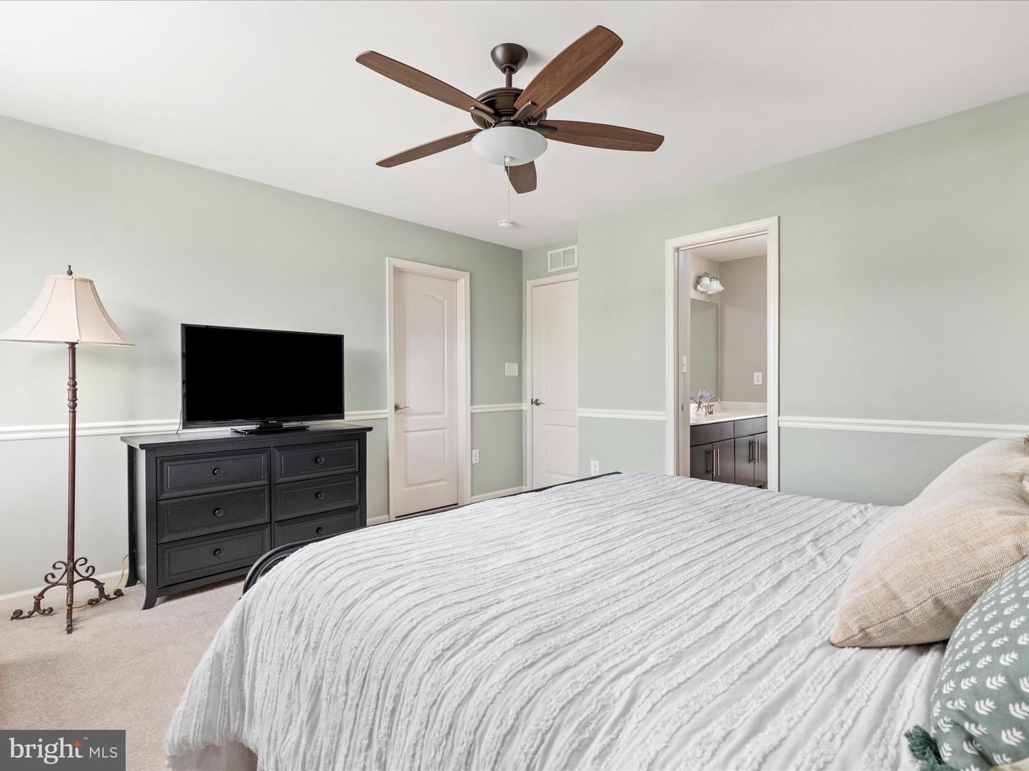 42242 FAWN RIDGE CT, BRAMBLETON, Virginia 20148, 5 Bedrooms Bedrooms, ,4 BathroomsBathrooms,Residential,For sale,42242 FAWN RIDGE CT,VALO2103182 MLS # VALO2103182