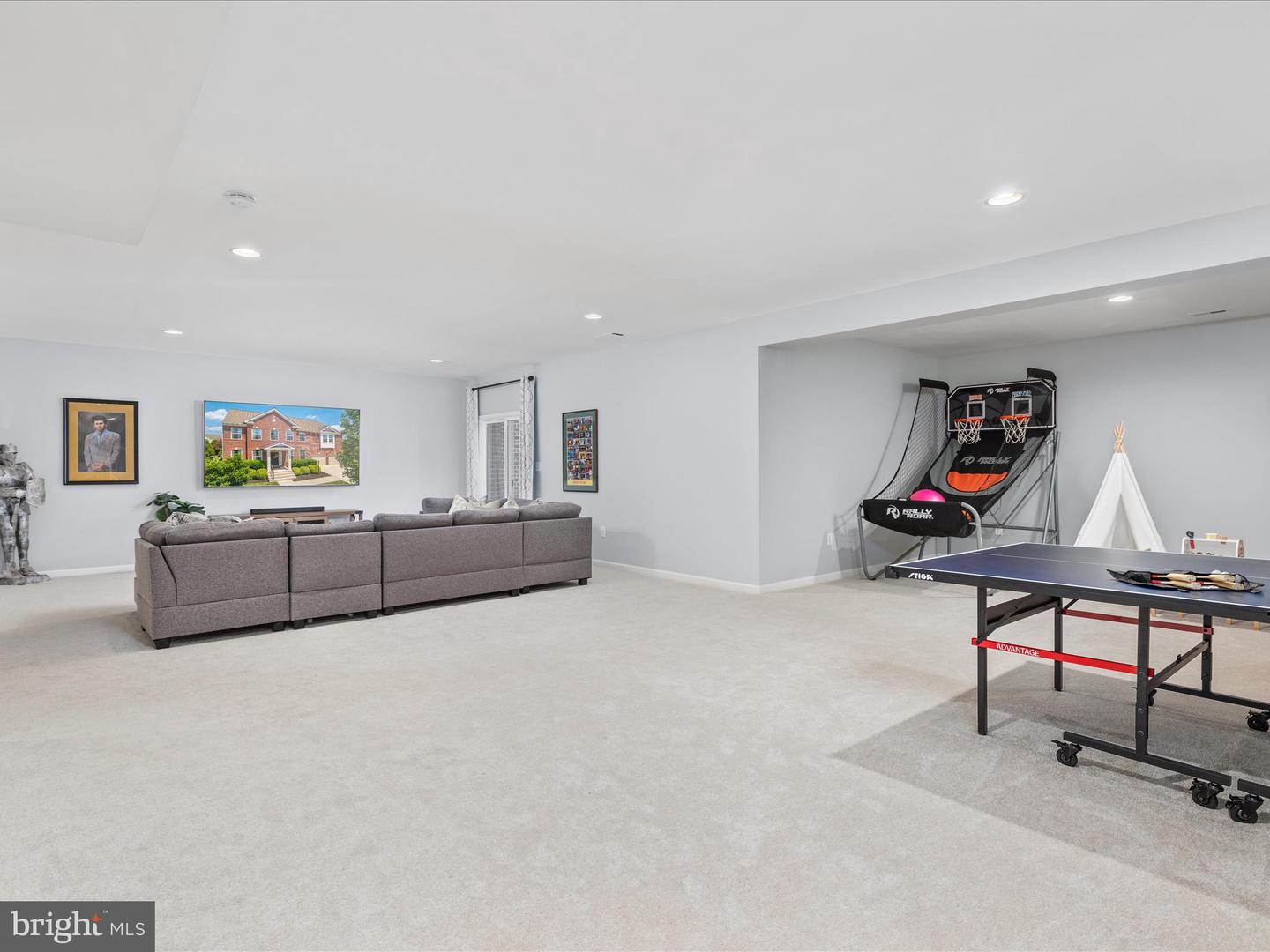 42242 FAWN RIDGE CT, BRAMBLETON, Virginia 20148, 5 Bedrooms Bedrooms, ,4 BathroomsBathrooms,Residential,For sale,42242 FAWN RIDGE CT,VALO2103182 MLS # VALO2103182