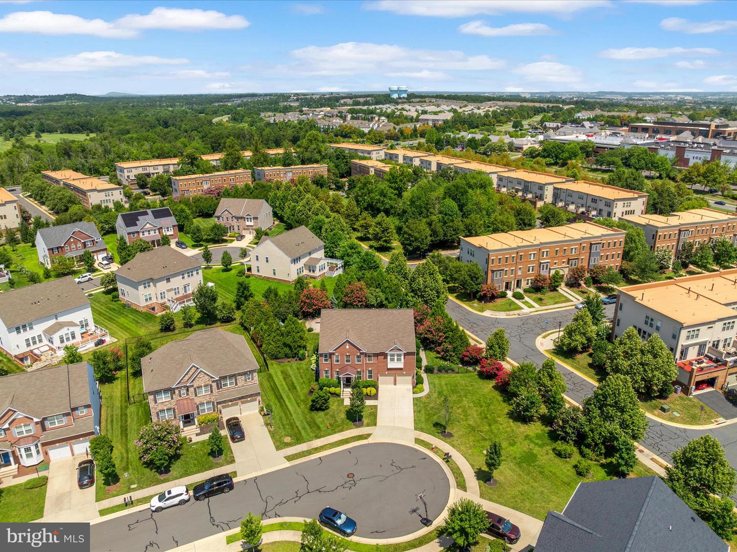 42242 FAWN RIDGE CT, BRAMBLETON, Virginia 20148, 5 Bedrooms Bedrooms, ,4 BathroomsBathrooms,Residential,For sale,42242 FAWN RIDGE CT,VALO2103182 MLS # VALO2103182