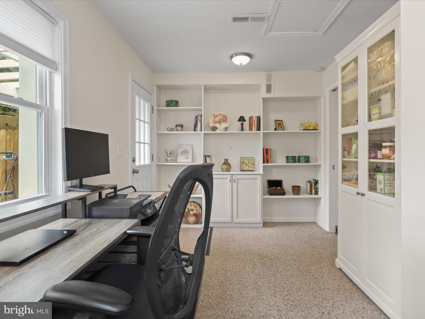 5403 8TH PL S, ARLINGTON, Virginia 22204, 3 Bedrooms Bedrooms, 7 Rooms Rooms,1 BathroomBathrooms,Residential,For sale,5403 8TH PL S,VAAR2061386 MLS # VAAR2061386