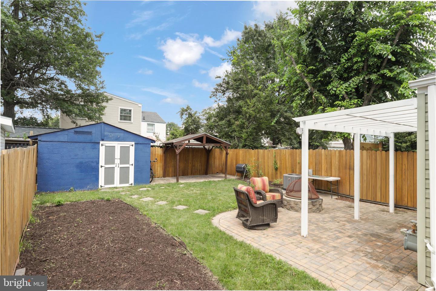 5403 8TH PL S, ARLINGTON, Virginia 22204, 3 Bedrooms Bedrooms, 7 Rooms Rooms,1 BathroomBathrooms,Residential,For sale,5403 8TH PL S,VAAR2061386 MLS # VAAR2061386