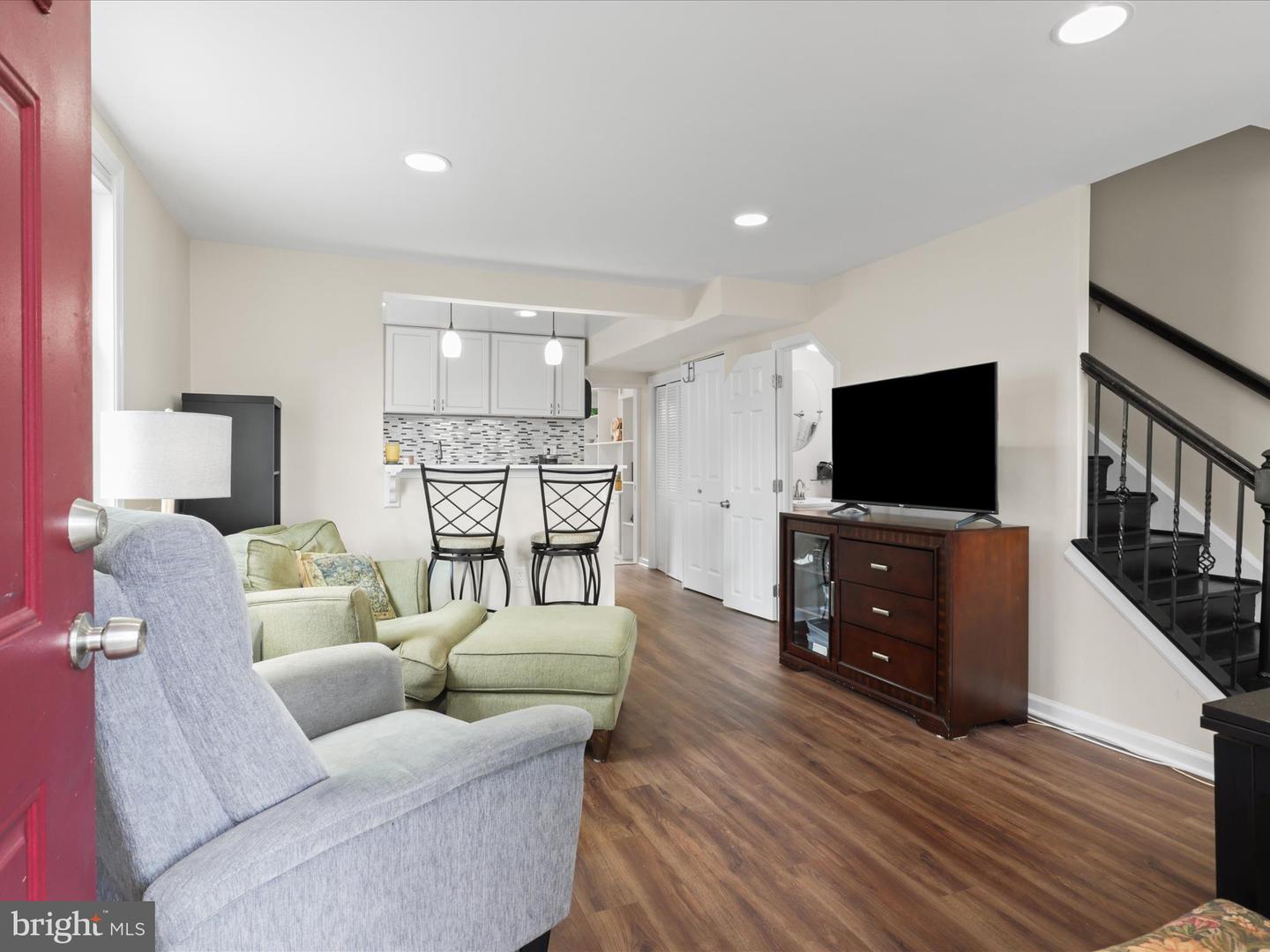 5403 8TH PL S, ARLINGTON, Virginia 22204, 3 Bedrooms Bedrooms, 7 Rooms Rooms,1 BathroomBathrooms,Residential,For sale,5403 8TH PL S,VAAR2061386 MLS # VAAR2061386