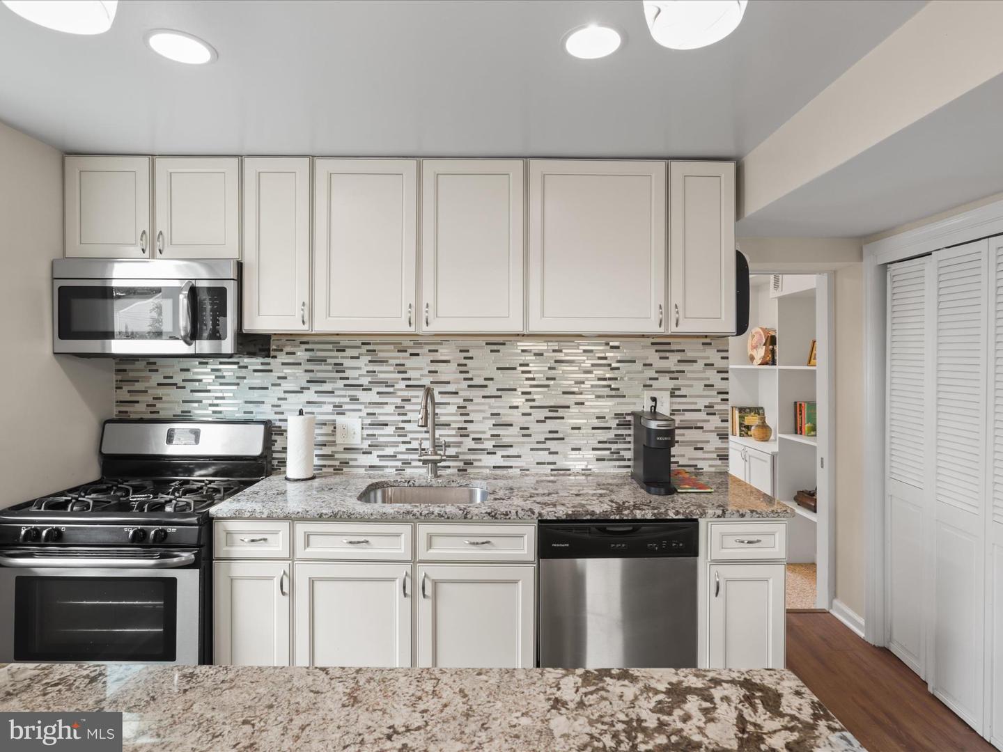 5403 8TH PL S, ARLINGTON, Virginia 22204, 3 Bedrooms Bedrooms, 7 Rooms Rooms,1 BathroomBathrooms,Residential,For sale,5403 8TH PL S,VAAR2061386 MLS # VAAR2061386