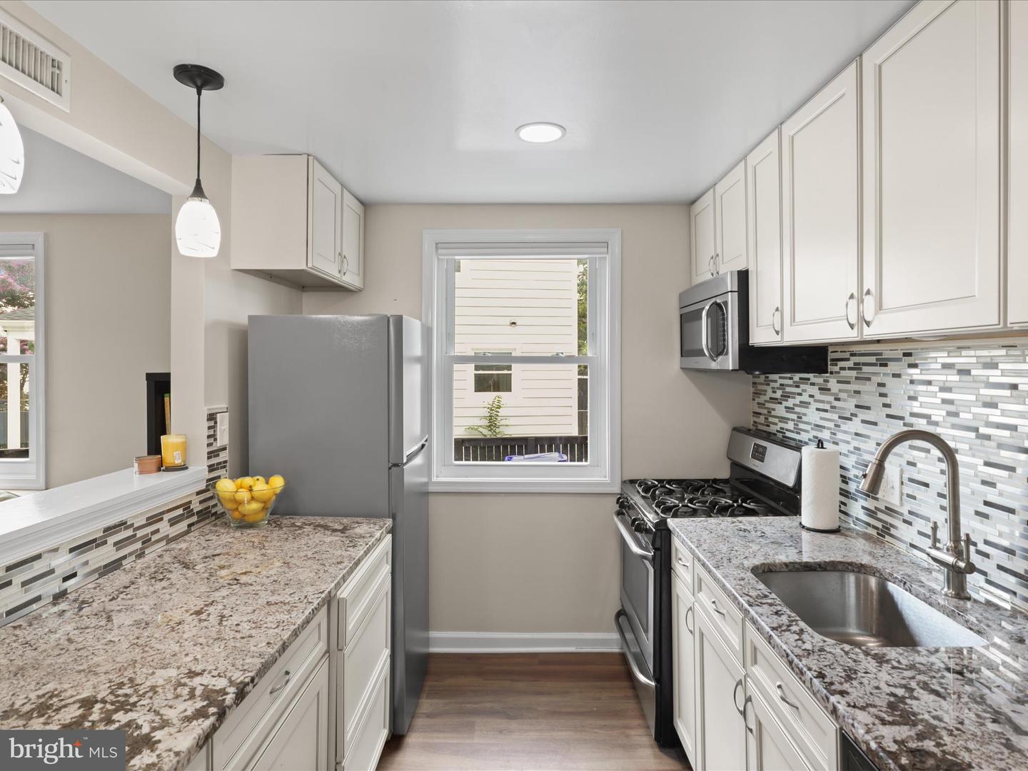 5403 8TH PL S, ARLINGTON, Virginia 22204, 3 Bedrooms Bedrooms, 7 Rooms Rooms,1 BathroomBathrooms,Residential,For sale,5403 8TH PL S,VAAR2061386 MLS # VAAR2061386