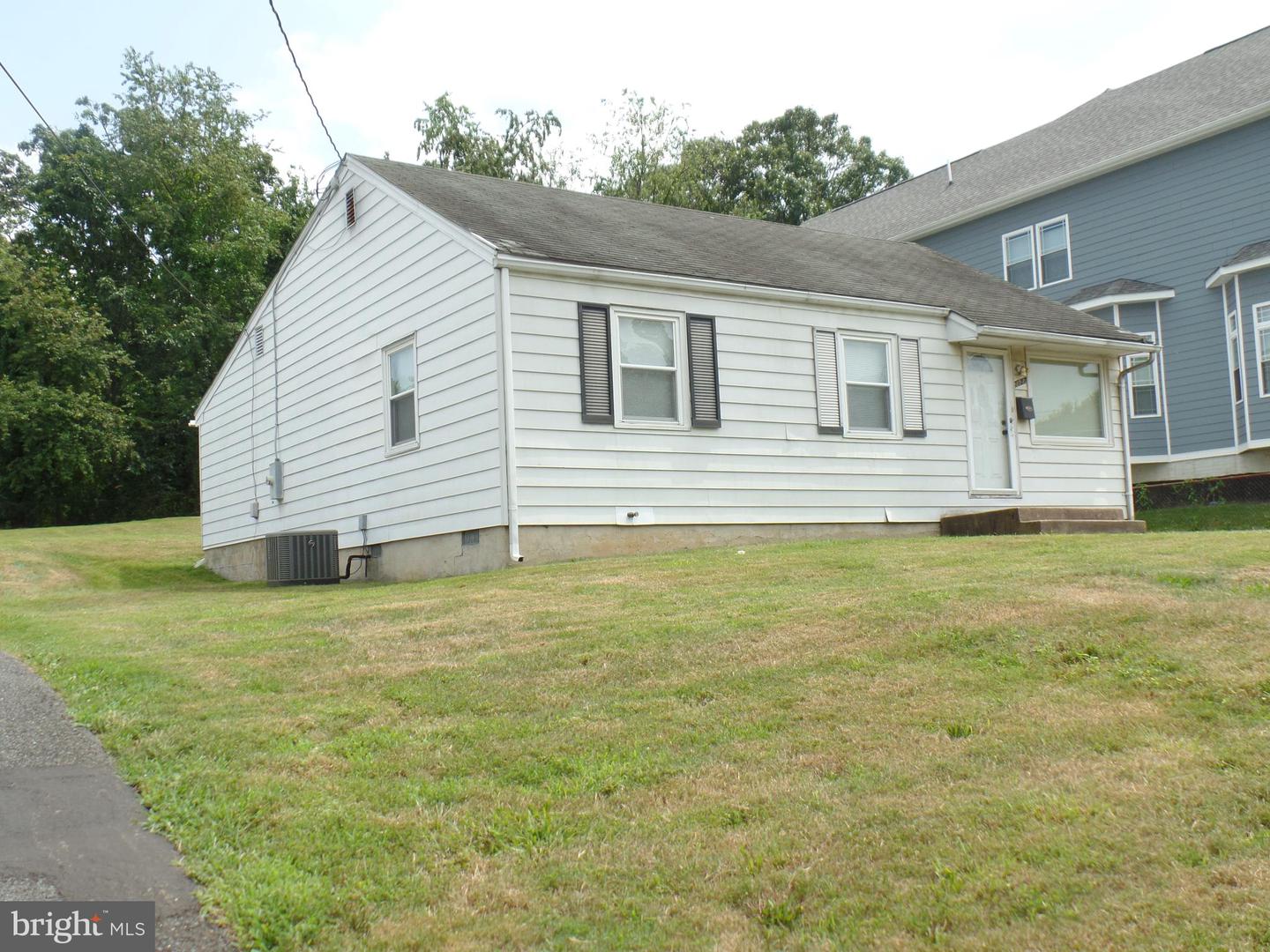 7727 LISLE AVE, FALLS CHURCH, Virginia 22043, 3 Bedrooms Bedrooms, ,2 BathroomsBathrooms,Residential,For sale,7727 LISLE AVE,VAFX2257830 MLS # VAFX2257830