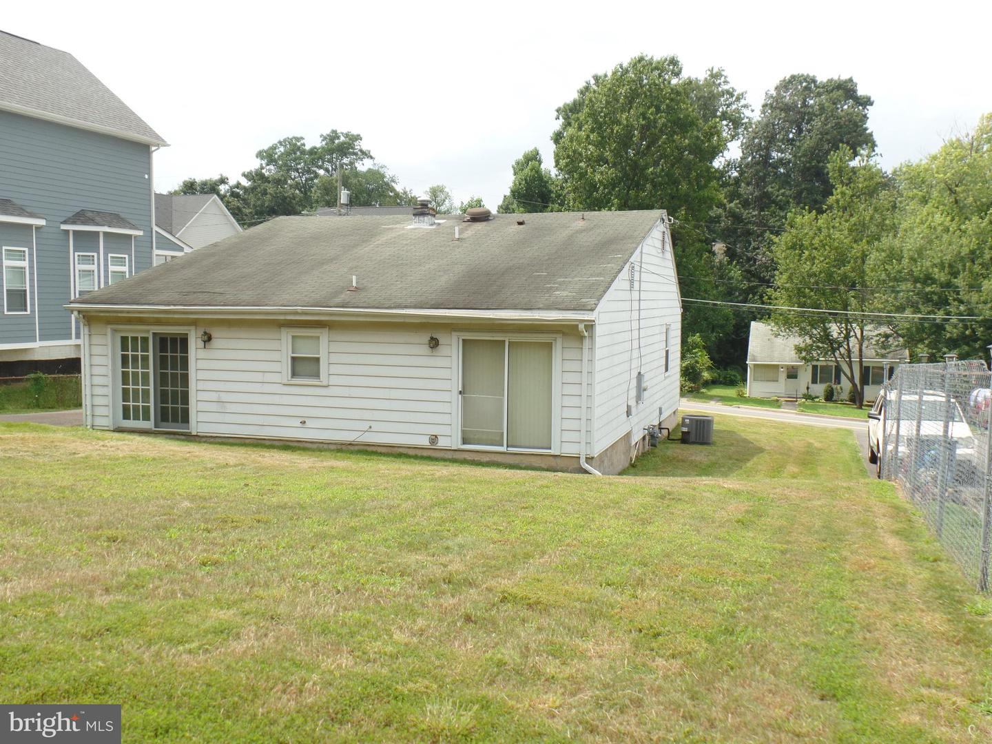 7727 LISLE AVE, FALLS CHURCH, Virginia 22043, 3 Bedrooms Bedrooms, ,2 BathroomsBathrooms,Residential,For sale,7727 LISLE AVE,VAFX2257830 MLS # VAFX2257830