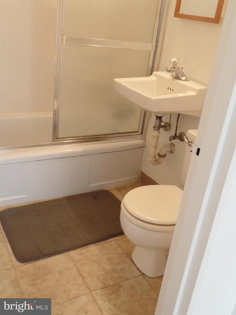 7727 LISLE AVE, FALLS CHURCH, Virginia 22043, 3 Bedrooms Bedrooms, ,2 BathroomsBathrooms,Residential,For sale,7727 LISLE AVE,VAFX2257830 MLS # VAFX2257830