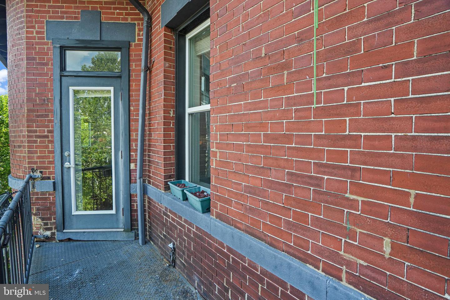 143 RHODE ISLAND AVE NW #7, WASHINGTON, District Of Columbia 20001, 2 Bedrooms Bedrooms, ,1 BathroomBathrooms,Residential,For sale,143 RHODE ISLAND AVE NW #7,DCDC2212548 MLS # DCDC2212548