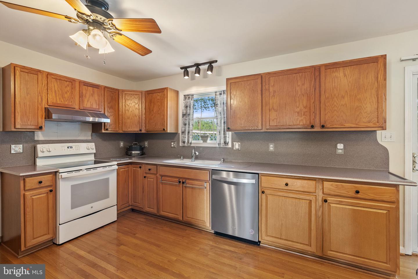 2623 MIDDLE RD, WINCHESTER, Virginia 22601, 3 Bedrooms Bedrooms, ,2 BathroomsBathrooms,Residential,For sale,2623 MIDDLE RD,VAWI2008778 MLS # VAWI2008778