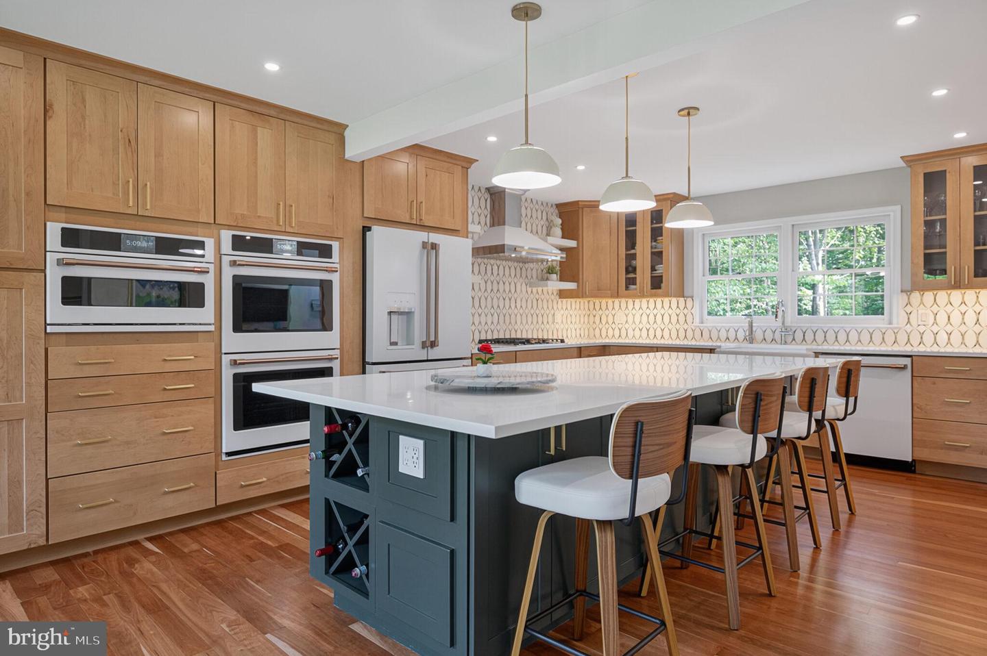 9717 RAMBLING RIDGE CT, FAIRFAX STATION, Virginia 22039, 5 Bedrooms Bedrooms, ,3 BathroomsBathrooms,Residential,For sale,9717 RAMBLING RIDGE CT,VAFX2257664 MLS # VAFX2257664