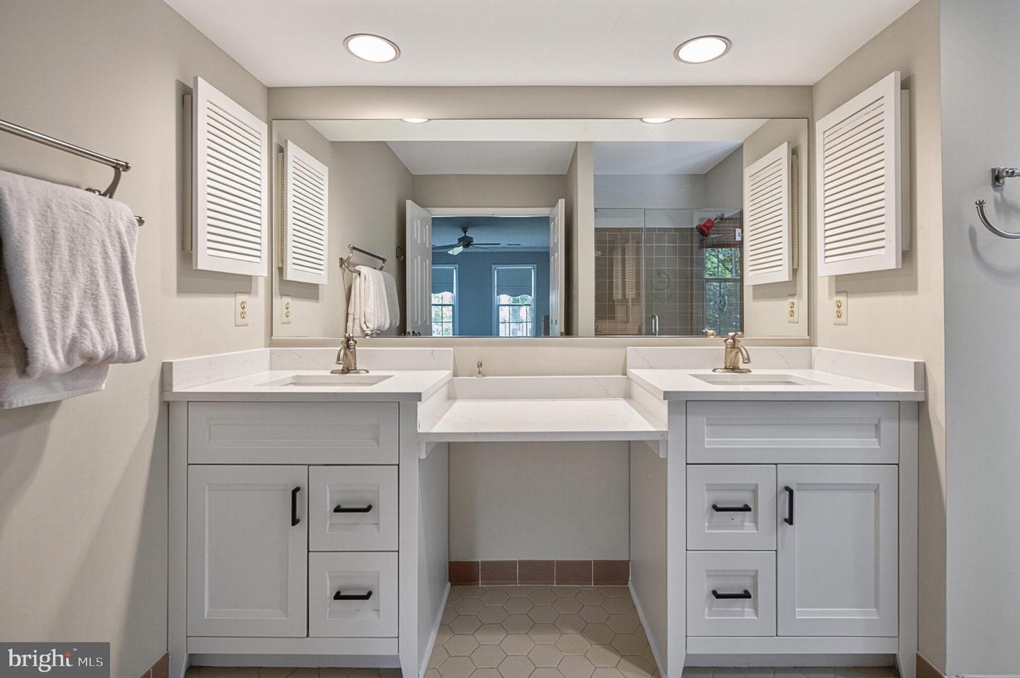 9717 RAMBLING RIDGE CT, FAIRFAX STATION, Virginia 22039, 5 Bedrooms Bedrooms, ,3 BathroomsBathrooms,Residential,For sale,9717 RAMBLING RIDGE CT,VAFX2257664 MLS # VAFX2257664