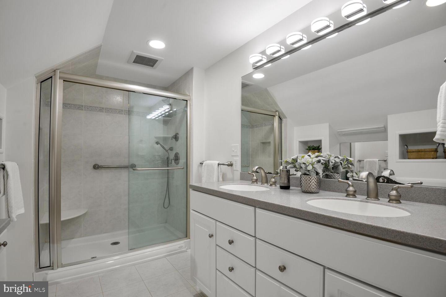 7401 VENICE ST, FALLS CHURCH, Virginia 22043, 4 Bedrooms Bedrooms, ,2 BathroomsBathrooms,Residential,For sale,7401 VENICE ST,VAFX2257696 MLS # VAFX2257696