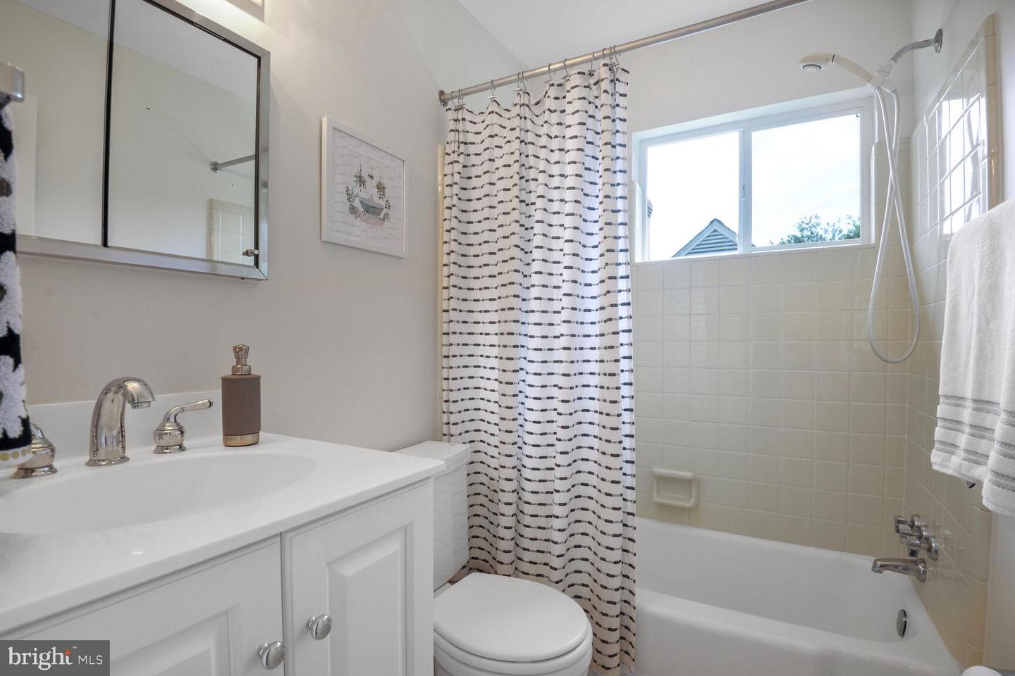 7401 VENICE ST, FALLS CHURCH, Virginia 22043, 4 Bedrooms Bedrooms, ,2 BathroomsBathrooms,Residential,For sale,7401 VENICE ST,VAFX2257696 MLS # VAFX2257696