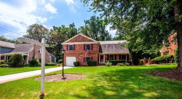 7401 VENICE ST, FALLS CHURCH, Virginia 22043, 4 Bedrooms Bedrooms, ,2 BathroomsBathrooms,Residential,For sale,7401 VENICE ST,VAFX2257696 MLS # VAFX2257696