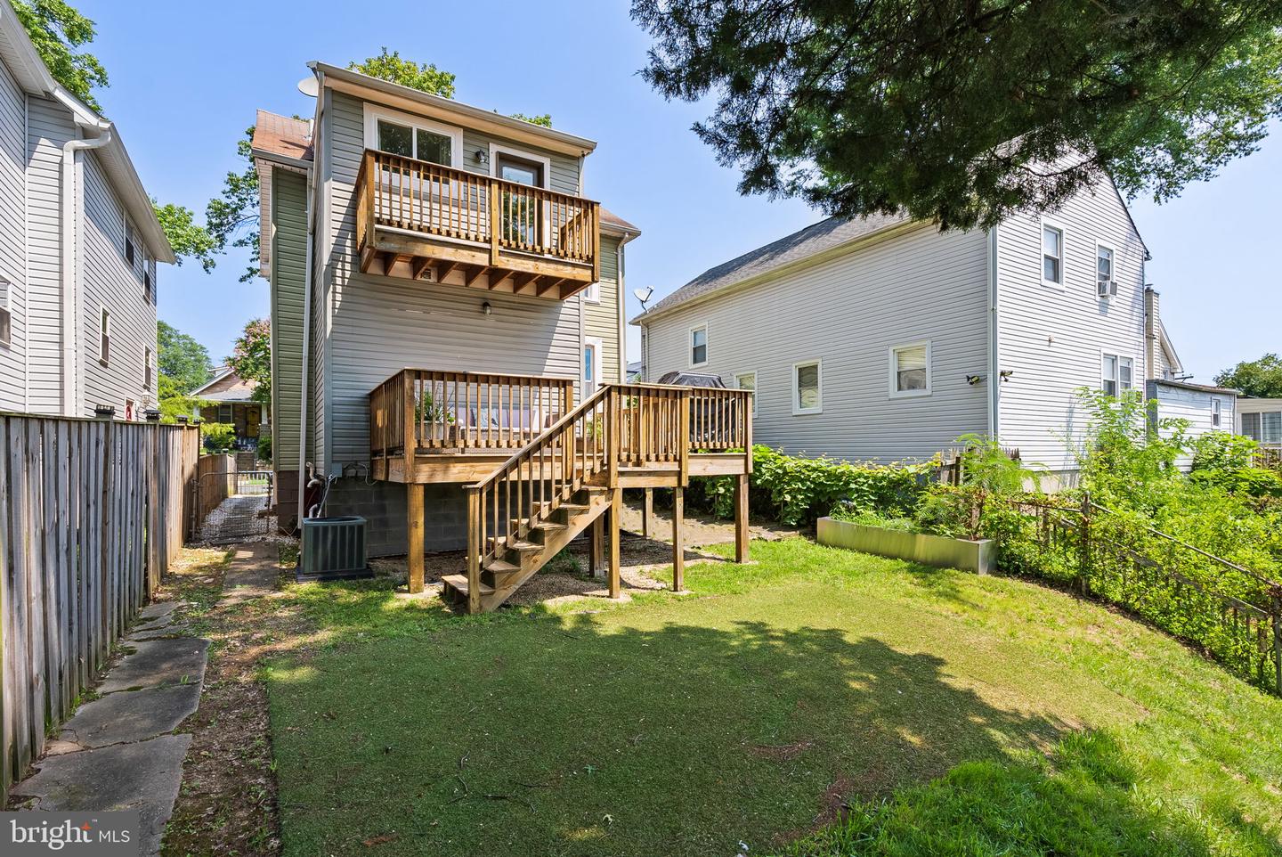 3009 OTIS ST NE, WASHINGTON, District Of Columbia 20018, 3 Bedrooms Bedrooms, ,3 BathroomsBathrooms,Residential,For sale,3009 OTIS ST NE,DCDC2212296 MLS # DCDC2212296