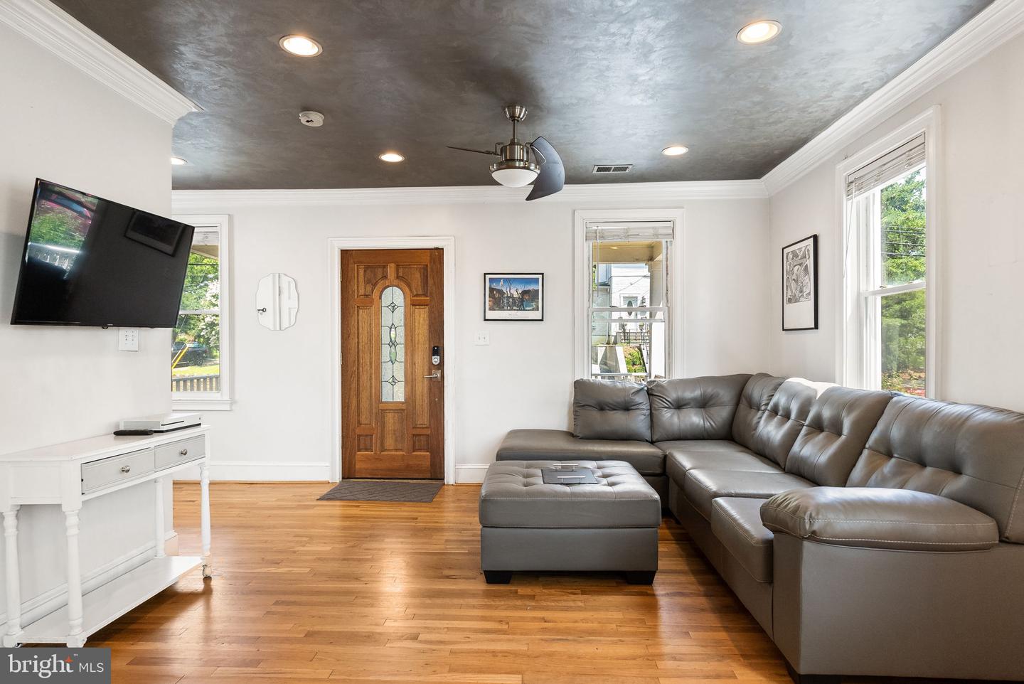 3009 OTIS ST NE, WASHINGTON, District Of Columbia 20018, 3 Bedrooms Bedrooms, ,3 BathroomsBathrooms,Residential,For sale,3009 OTIS ST NE,DCDC2212296 MLS # DCDC2212296