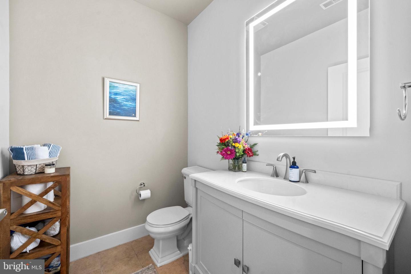 520 JOHN CARLYLE ST #108, ALEXANDRIA, Virginia 22314, 1 Bedroom Bedrooms, ,1 BathroomBathrooms,Residential,For sale,520 JOHN CARLYLE ST #108,VAAX2047910 MLS # VAAX2047910