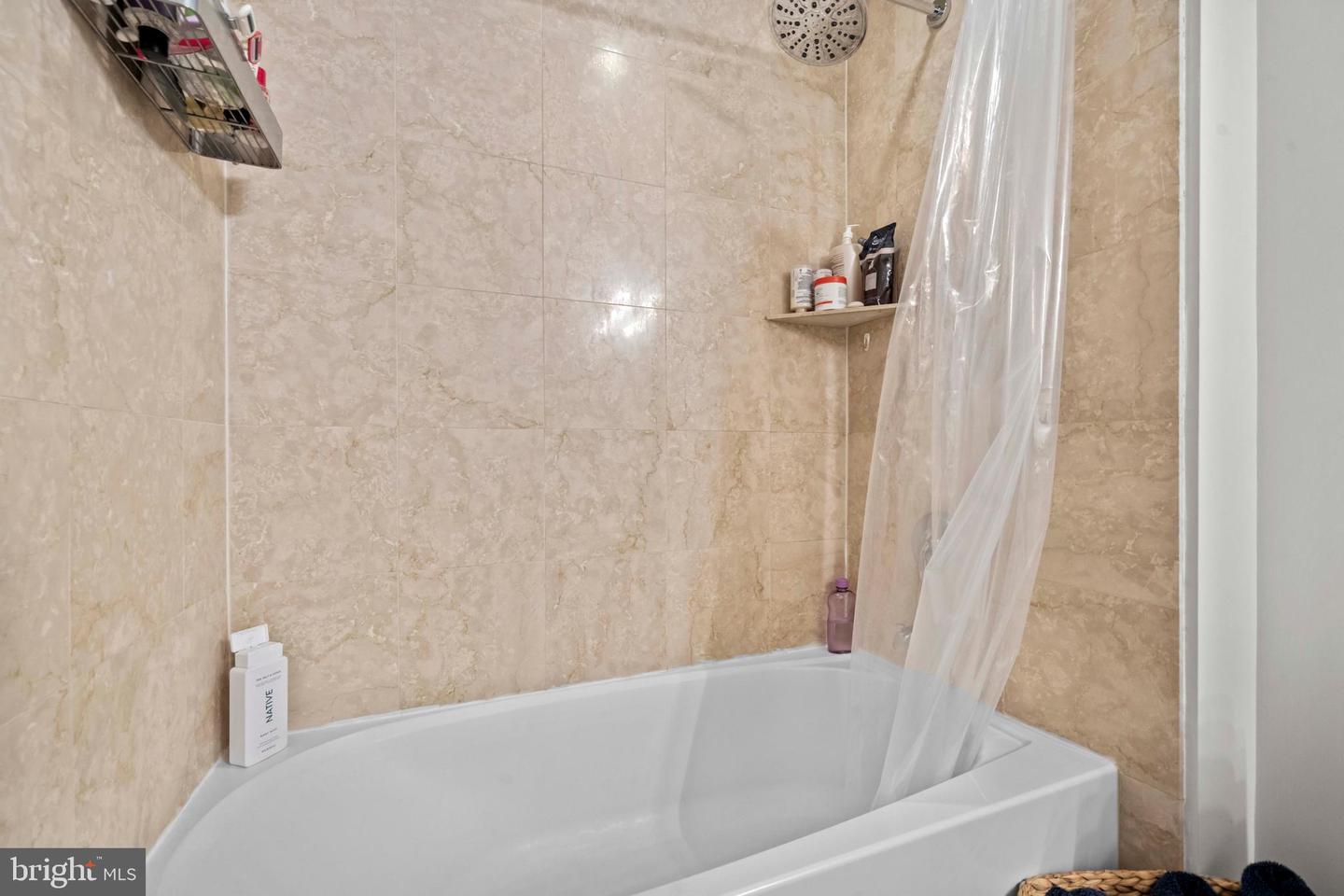 520 JOHN CARLYLE ST #108, ALEXANDRIA, Virginia 22314, 1 Bedroom Bedrooms, ,1 BathroomBathrooms,Residential,For sale,520 JOHN CARLYLE ST #108,VAAX2047910 MLS # VAAX2047910