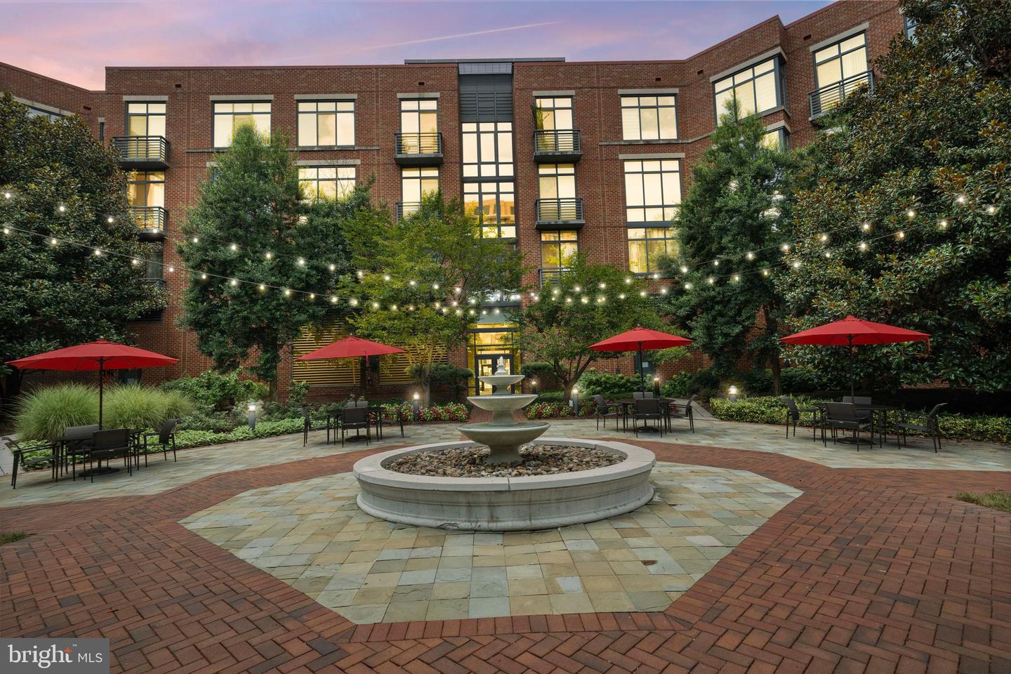 520 JOHN CARLYLE ST #108, ALEXANDRIA, Virginia 22314, 1 Bedroom Bedrooms, ,1 BathroomBathrooms,Residential,For sale,520 JOHN CARLYLE ST #108,VAAX2047910 MLS # VAAX2047910