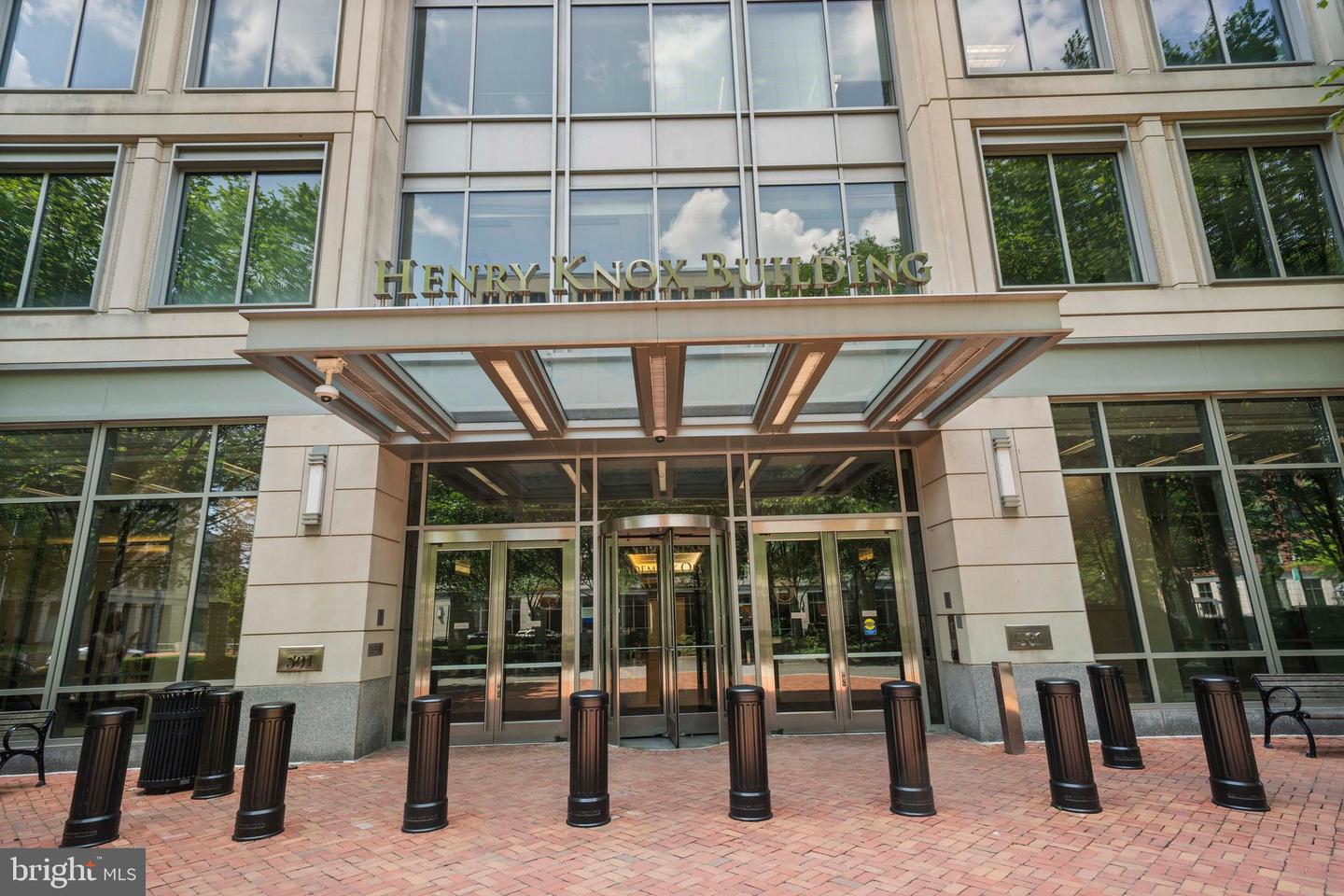 520 JOHN CARLYLE ST #108, ALEXANDRIA, Virginia 22314, 1 Bedroom Bedrooms, ,1 BathroomBathrooms,Residential,For sale,520 JOHN CARLYLE ST #108,VAAX2047910 MLS # VAAX2047910