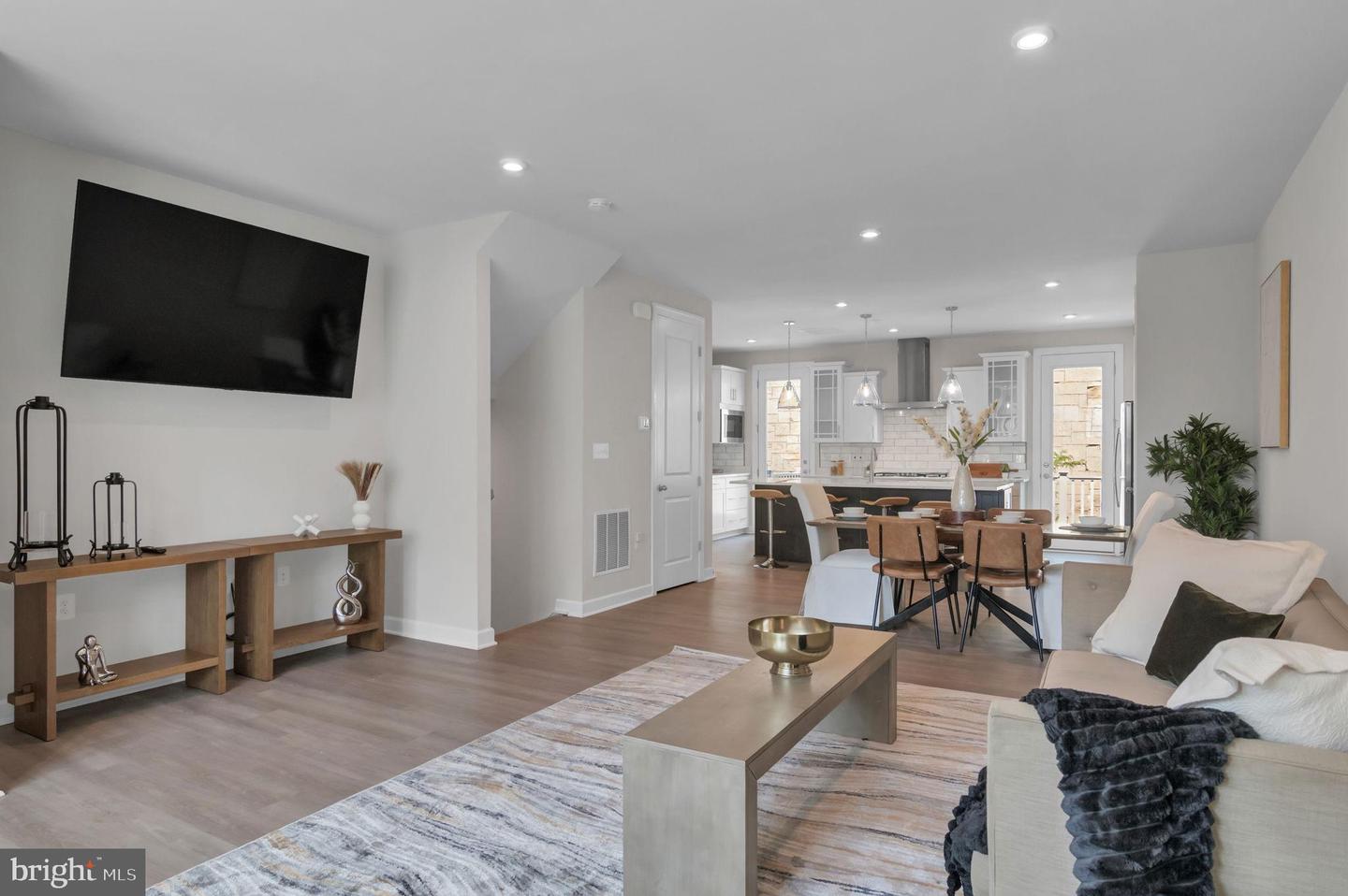 2820 HOKIE LN, ALEXANDRIA, Virginia 22306, 3 Bedrooms Bedrooms, 8 Rooms Rooms,2 BathroomsBathrooms,Residential,For sale,2820 HOKIE LN,VAFX2257886 MLS # VAFX2257886