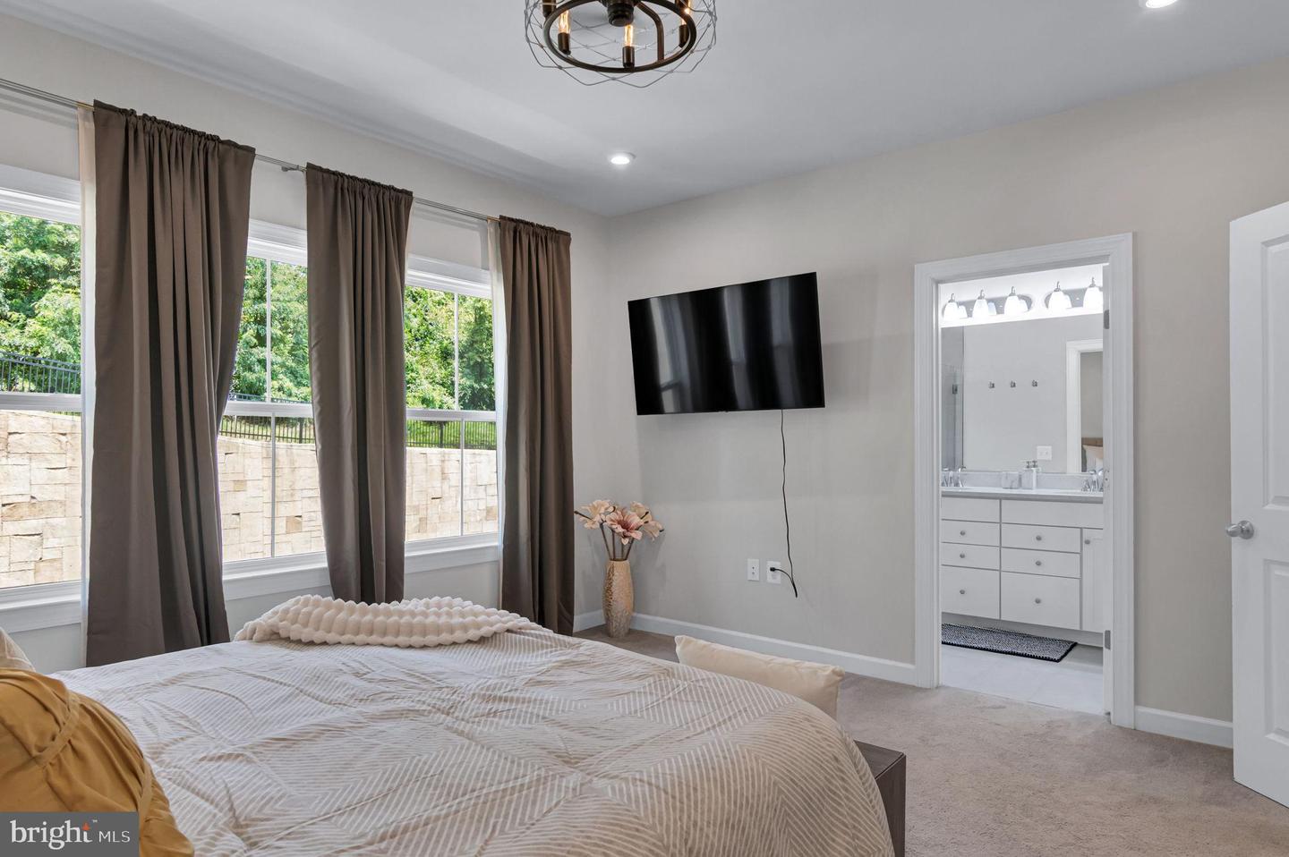 2820 HOKIE LN, ALEXANDRIA, Virginia 22306, 3 Bedrooms Bedrooms, 8 Rooms Rooms,2 BathroomsBathrooms,Residential,For sale,2820 HOKIE LN,VAFX2257886 MLS # VAFX2257886