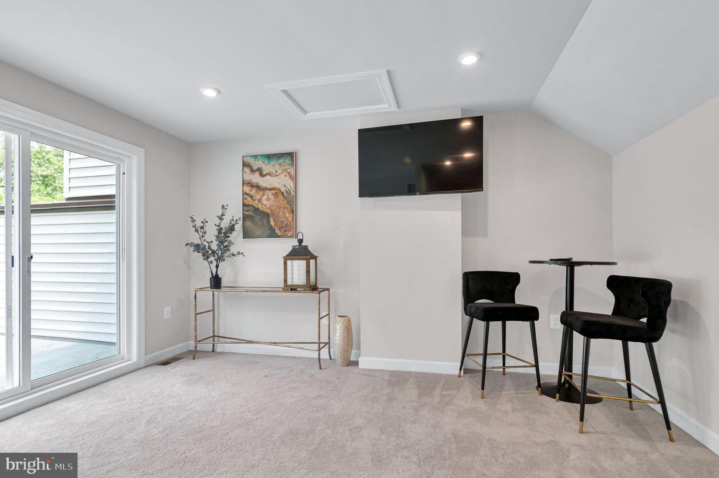 2820 HOKIE LN, ALEXANDRIA, Virginia 22306, 3 Bedrooms Bedrooms, 8 Rooms Rooms,2 BathroomsBathrooms,Residential,For sale,2820 HOKIE LN,VAFX2257886 MLS # VAFX2257886