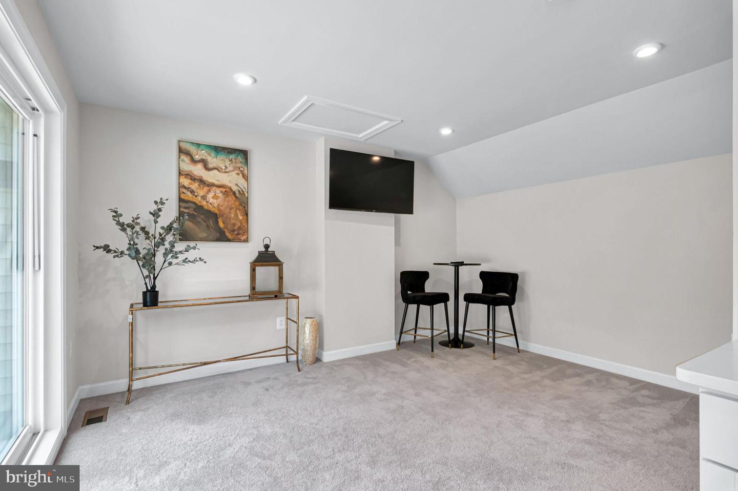 2820 HOKIE LN, ALEXANDRIA, Virginia 22306, 3 Bedrooms Bedrooms, 8 Rooms Rooms,2 BathroomsBathrooms,Residential,For sale,2820 HOKIE LN,VAFX2257886 MLS # VAFX2257886
