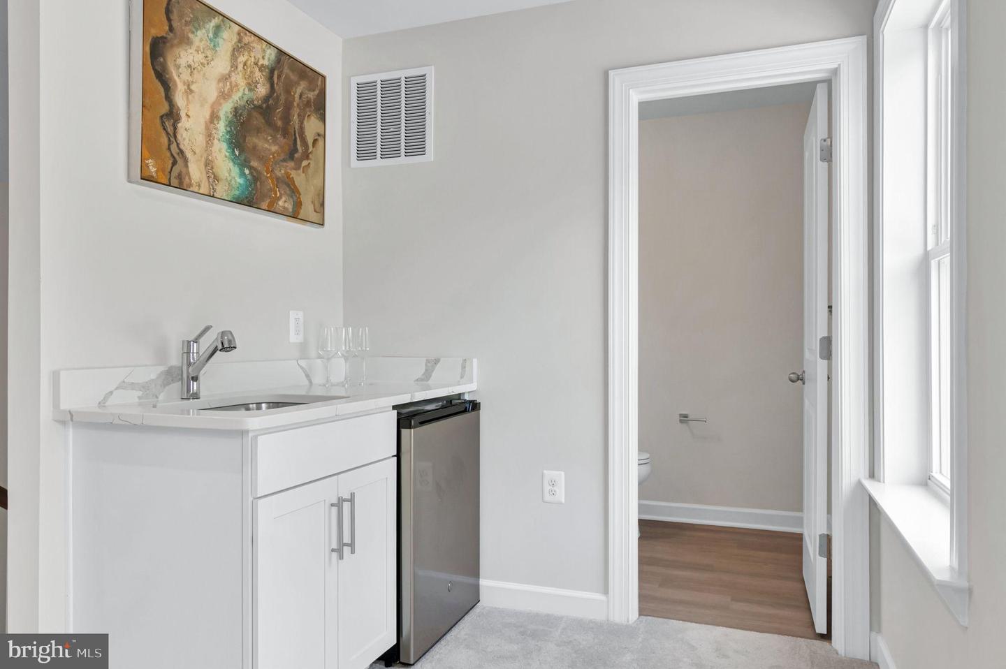 2820 HOKIE LN, ALEXANDRIA, Virginia 22306, 3 Bedrooms Bedrooms, 8 Rooms Rooms,2 BathroomsBathrooms,Residential,For sale,2820 HOKIE LN,VAFX2257886 MLS # VAFX2257886