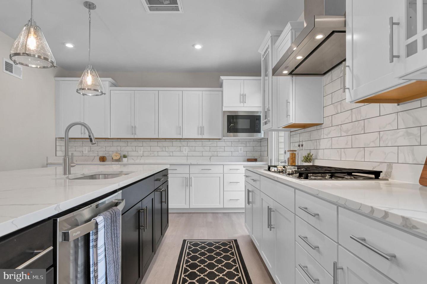 2820 HOKIE LN, ALEXANDRIA, Virginia 22306, 3 Bedrooms Bedrooms, 8 Rooms Rooms,2 BathroomsBathrooms,Residential,For sale,2820 HOKIE LN,VAFX2257886 MLS # VAFX2257886